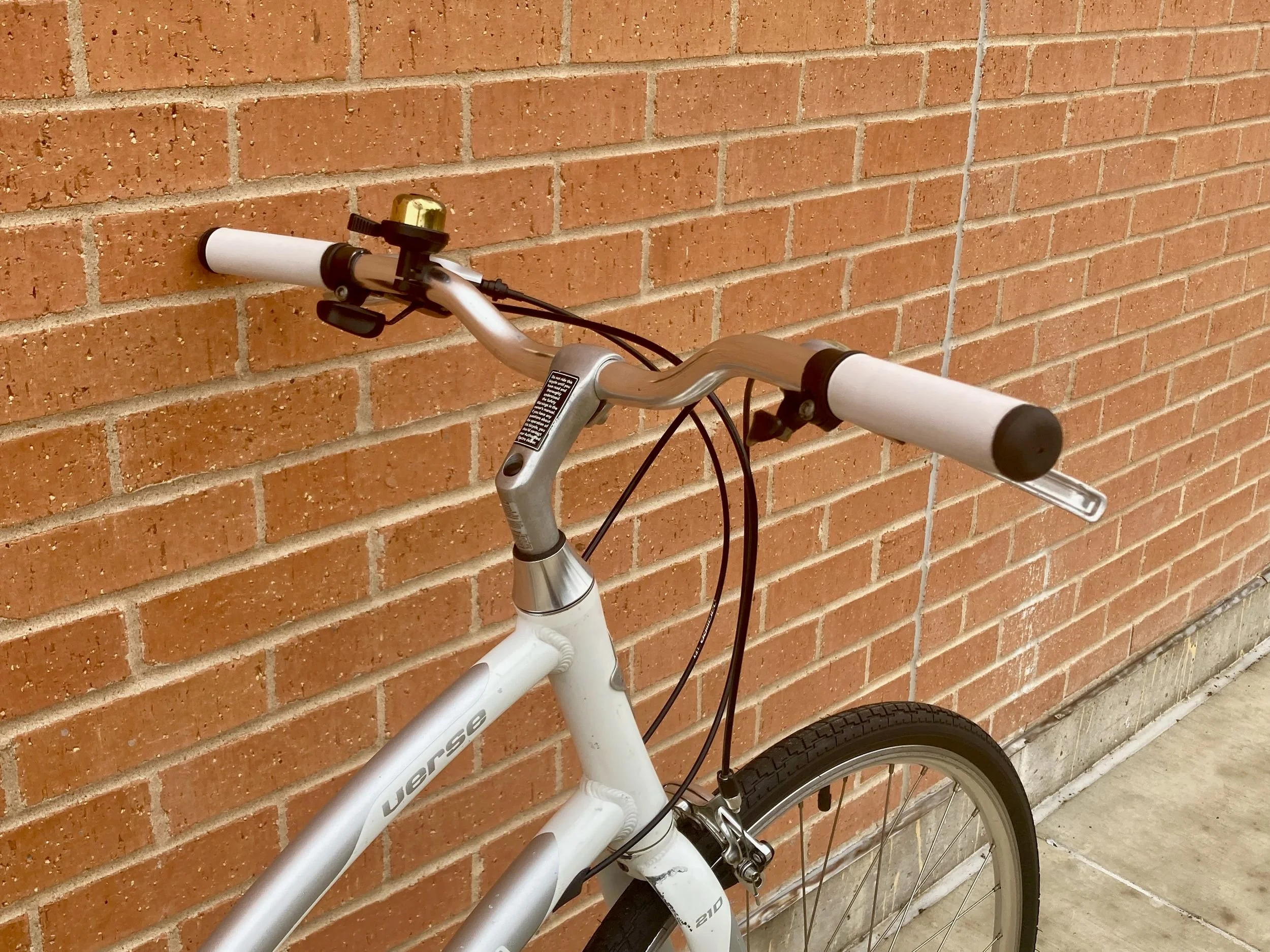 Electra Verse 21D (Size M), handlebars from behind