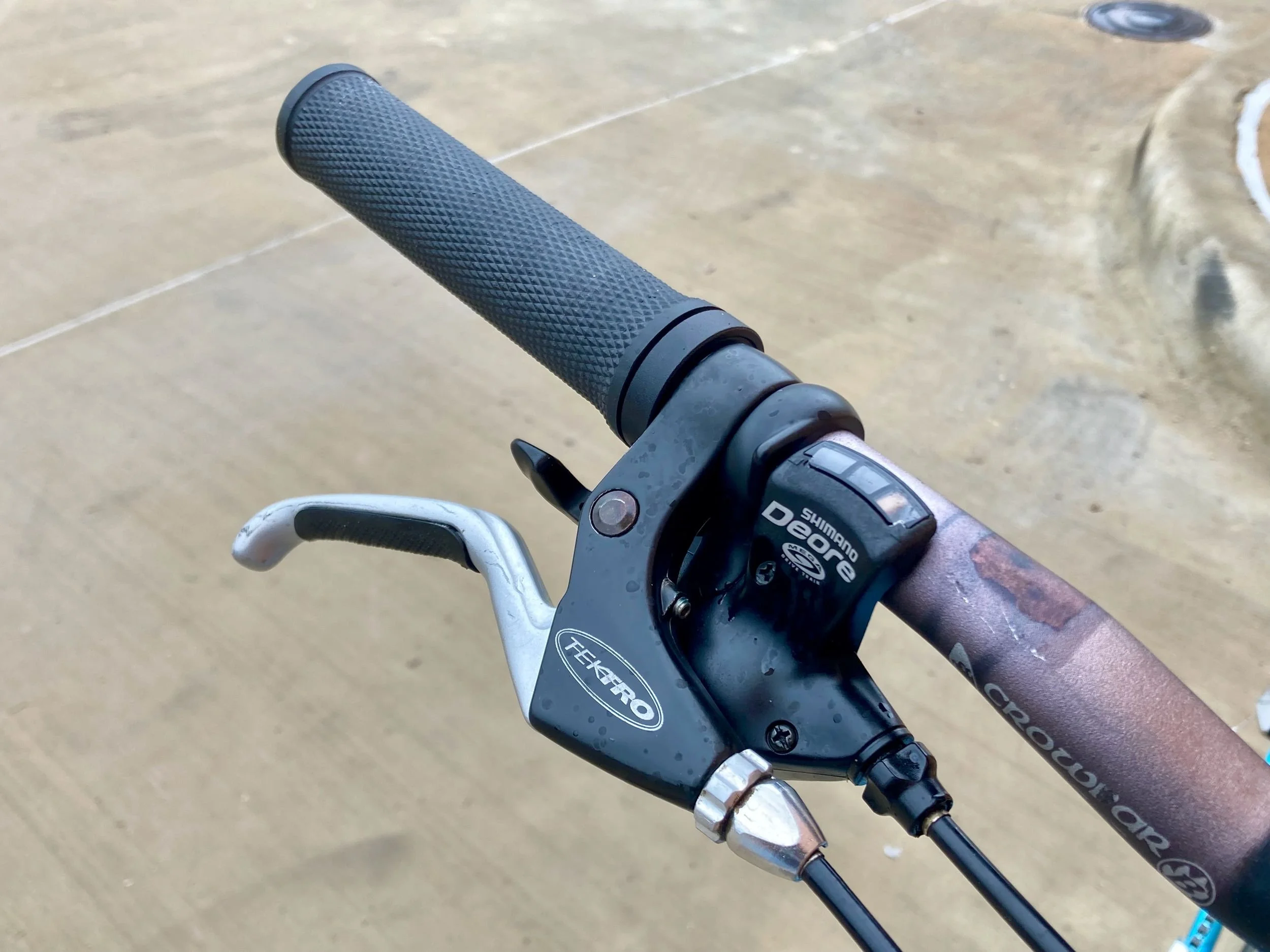 Trek 7.5 FX WSD (Size S), grip and brake lever