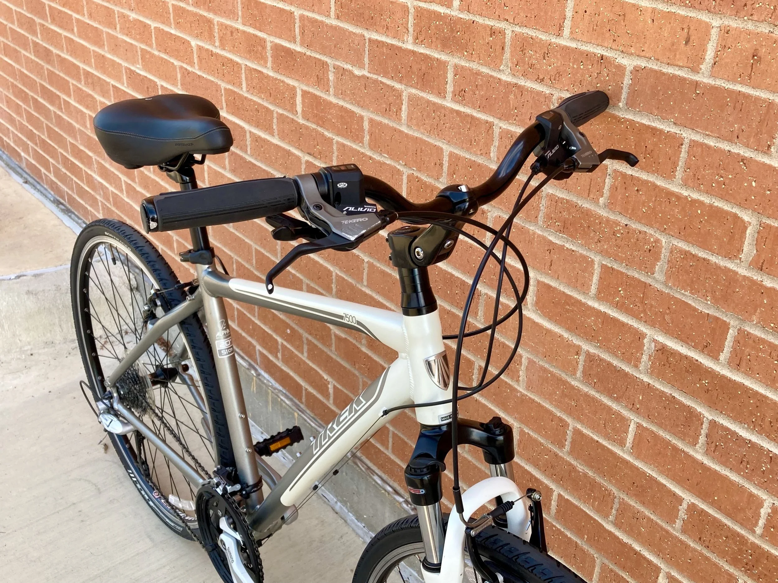 04-handlebars-front.jpg