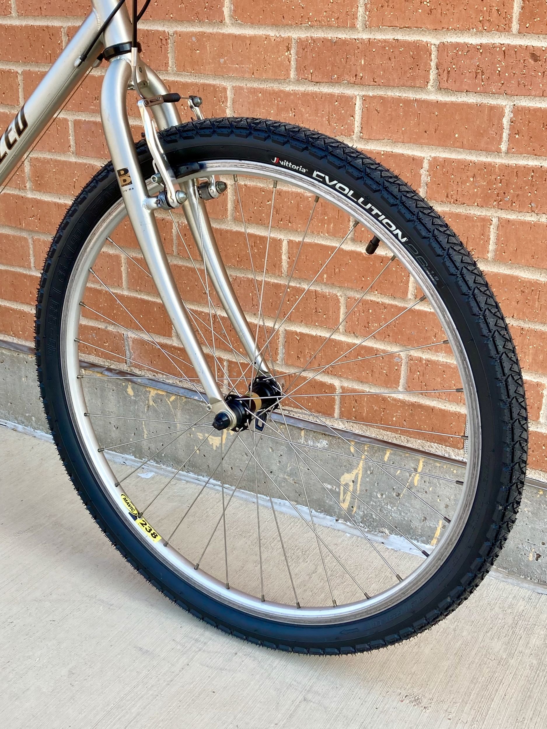 10-front-wheel-fork.jpg
