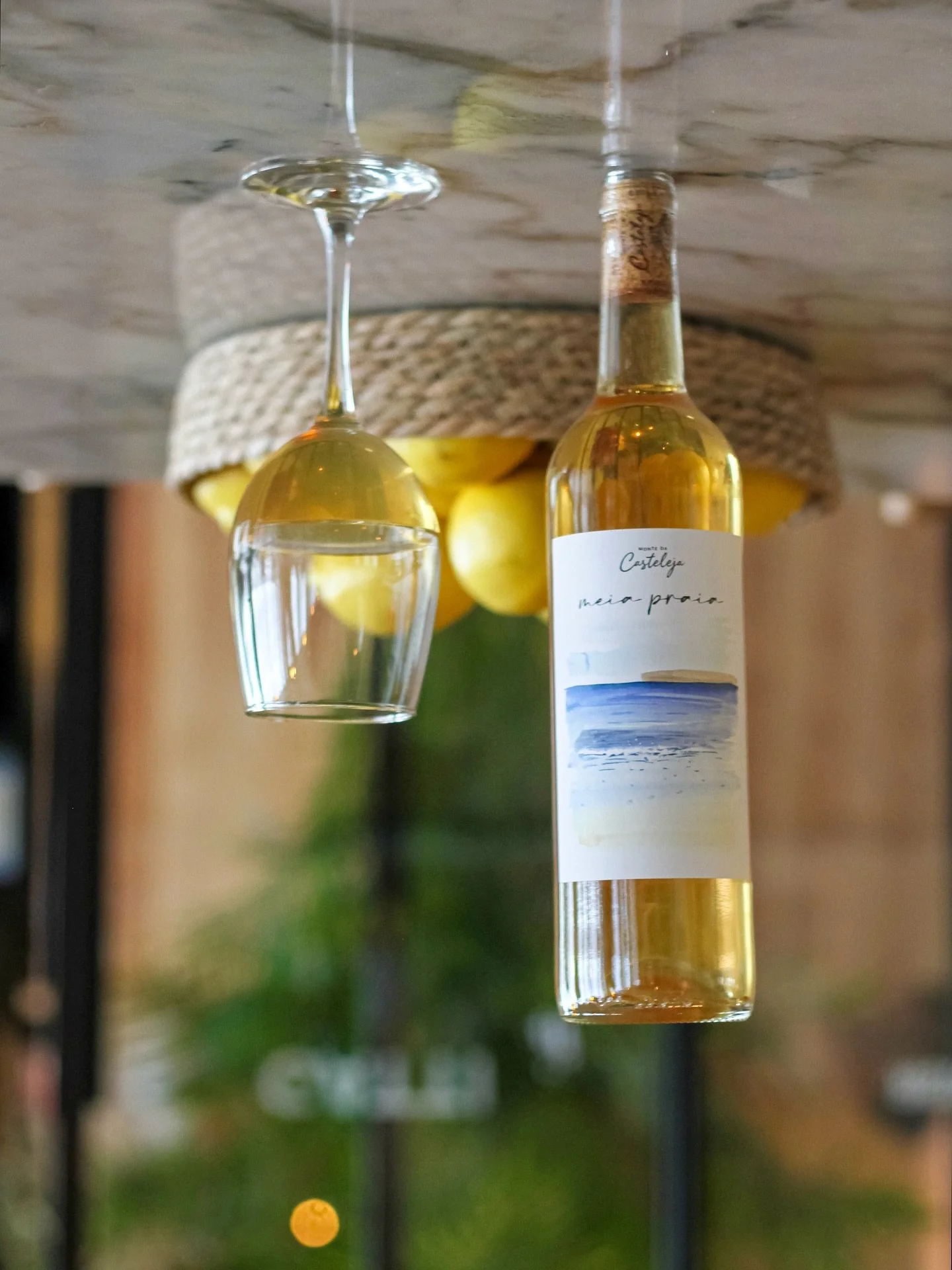 Meia Praia by Monte da Casteleja is a vibrant, organic white wine from Algarve, made with Moscatel and Boal Branco grapes.

Grown near the Meia Praia beach in Lagos with low-intervention practices, it carries the spirit of the Atlantic breeze and Alg