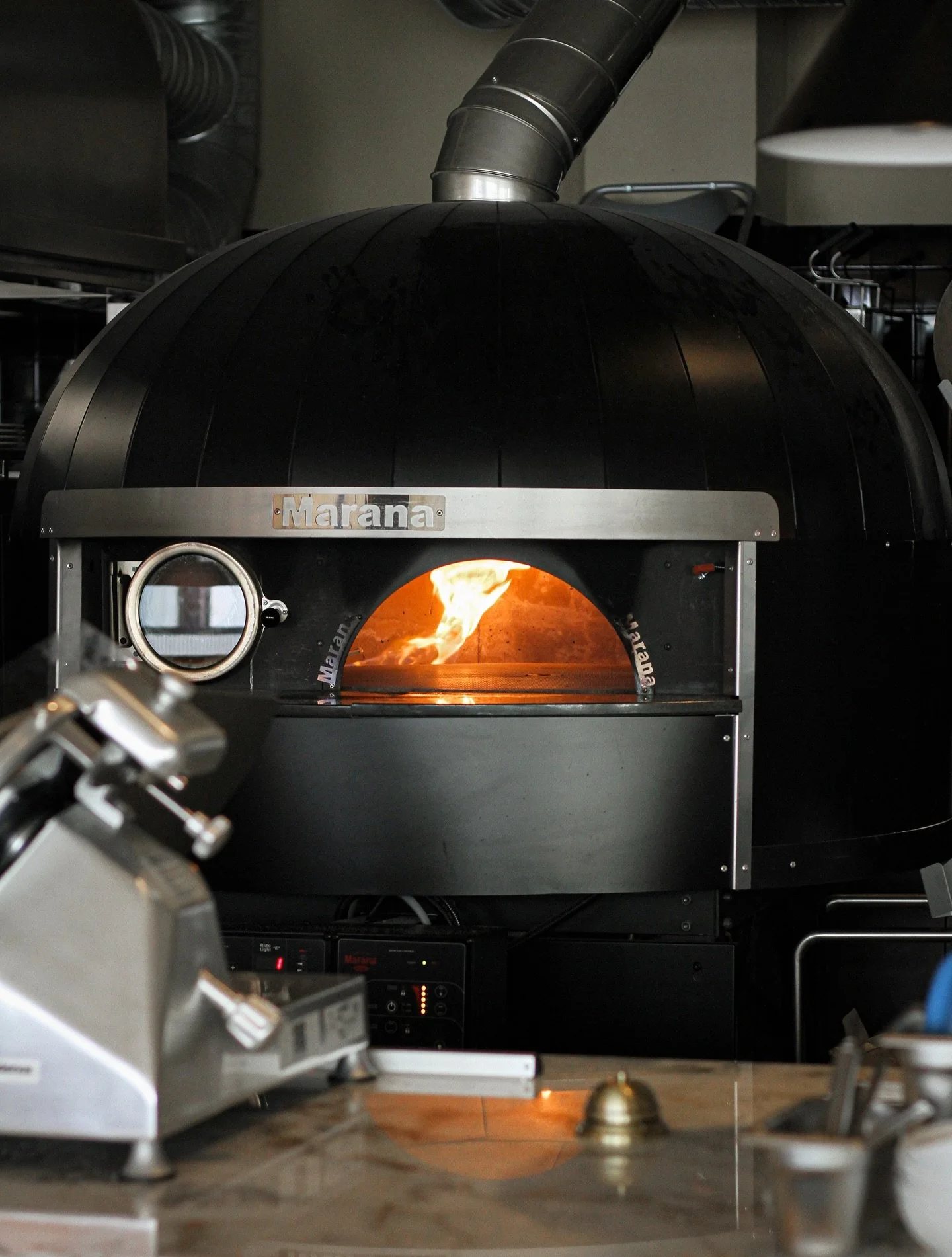 The art and science behind pizza ovens 🔥 

The technicality of a wood-fired oven lies in the balance of temperature, fire management, and airflow. And when done well, it produces great pizzas.

Swipe to learn more &mdash;&gt;