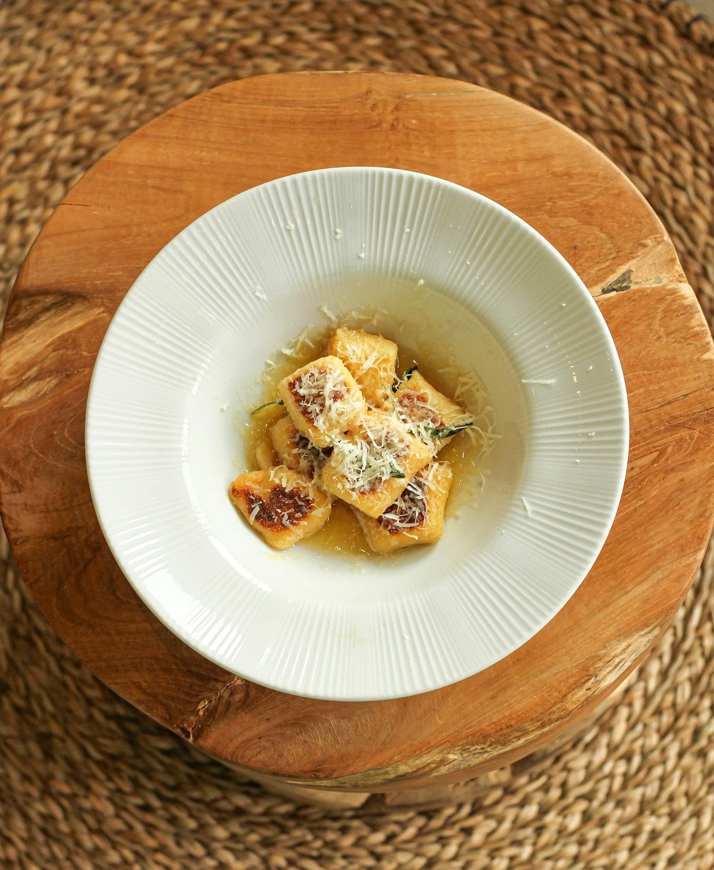 Gnocchi, butter, sage. Flawless flavor needs no more.

#gnocchi #gnocchifattiincasa #gnocchiburroesalvia