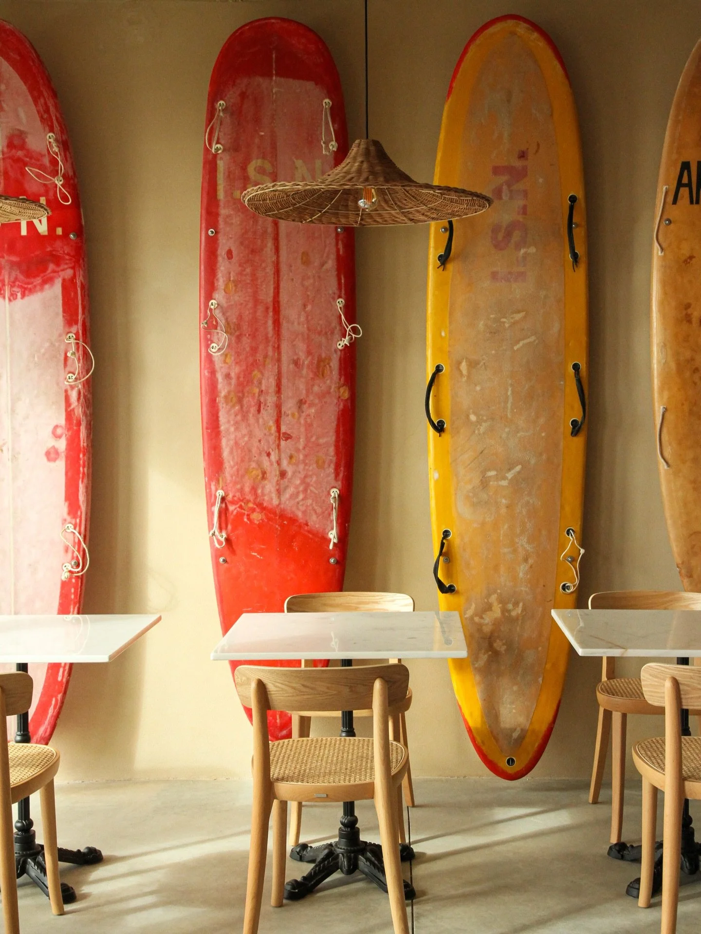 Great food with an ocean view &ndash; doesn&rsquo;t it sound like the perfect Sunday evening?
Join us for dinner 🍽️ 

&mdash;&mdash;&mdash;

Boa comida com vista para o mar &ndash; h&aacute; melhor forma de passar o domingo &agrave; noite?
Junte-se 