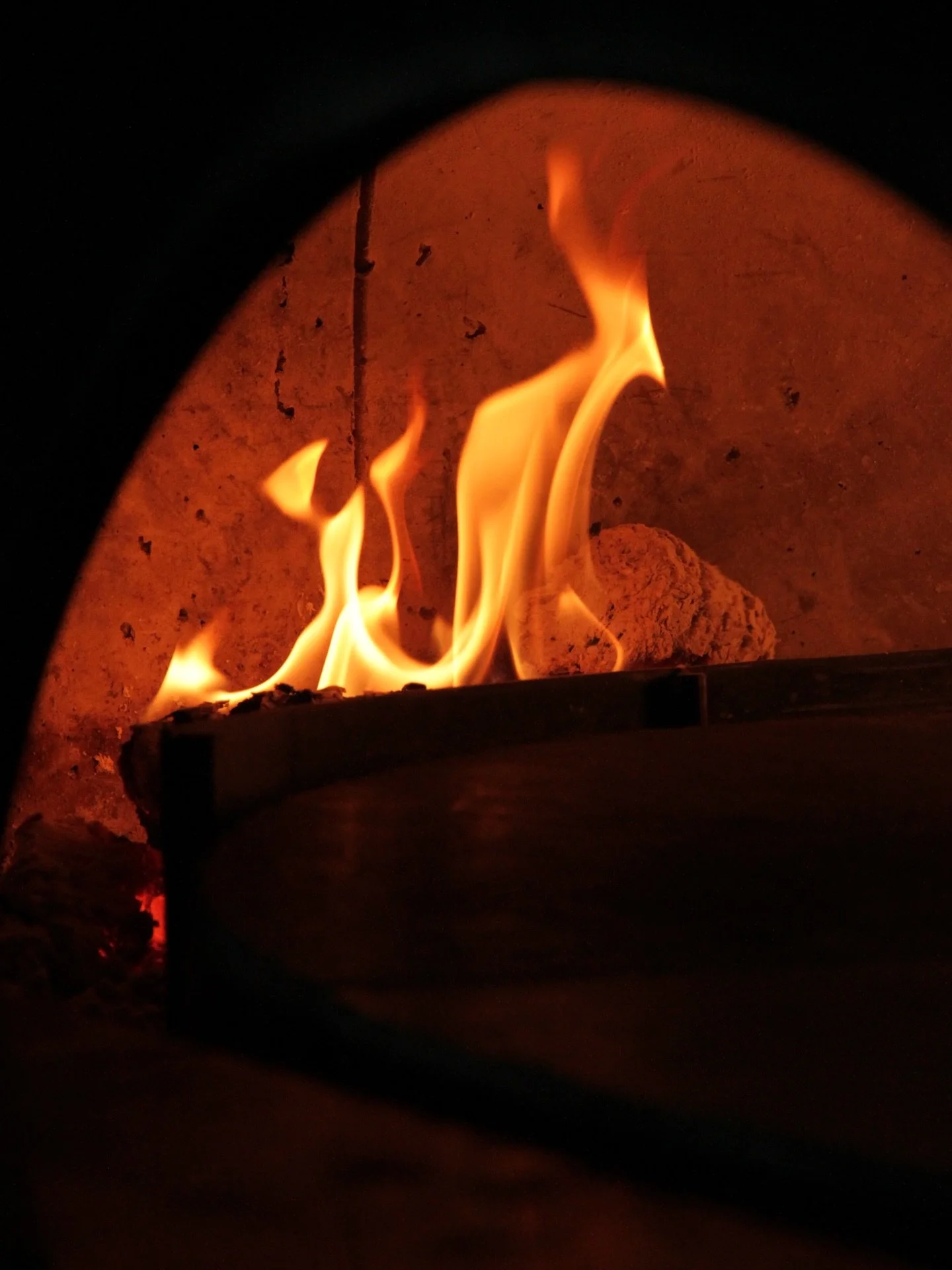 There&rsquo;s something about a wood-fired oven that conventional ones just can&rsquo;t replicate &ndash; the distinctive smoky flavor it gives to pizza.
Agree?