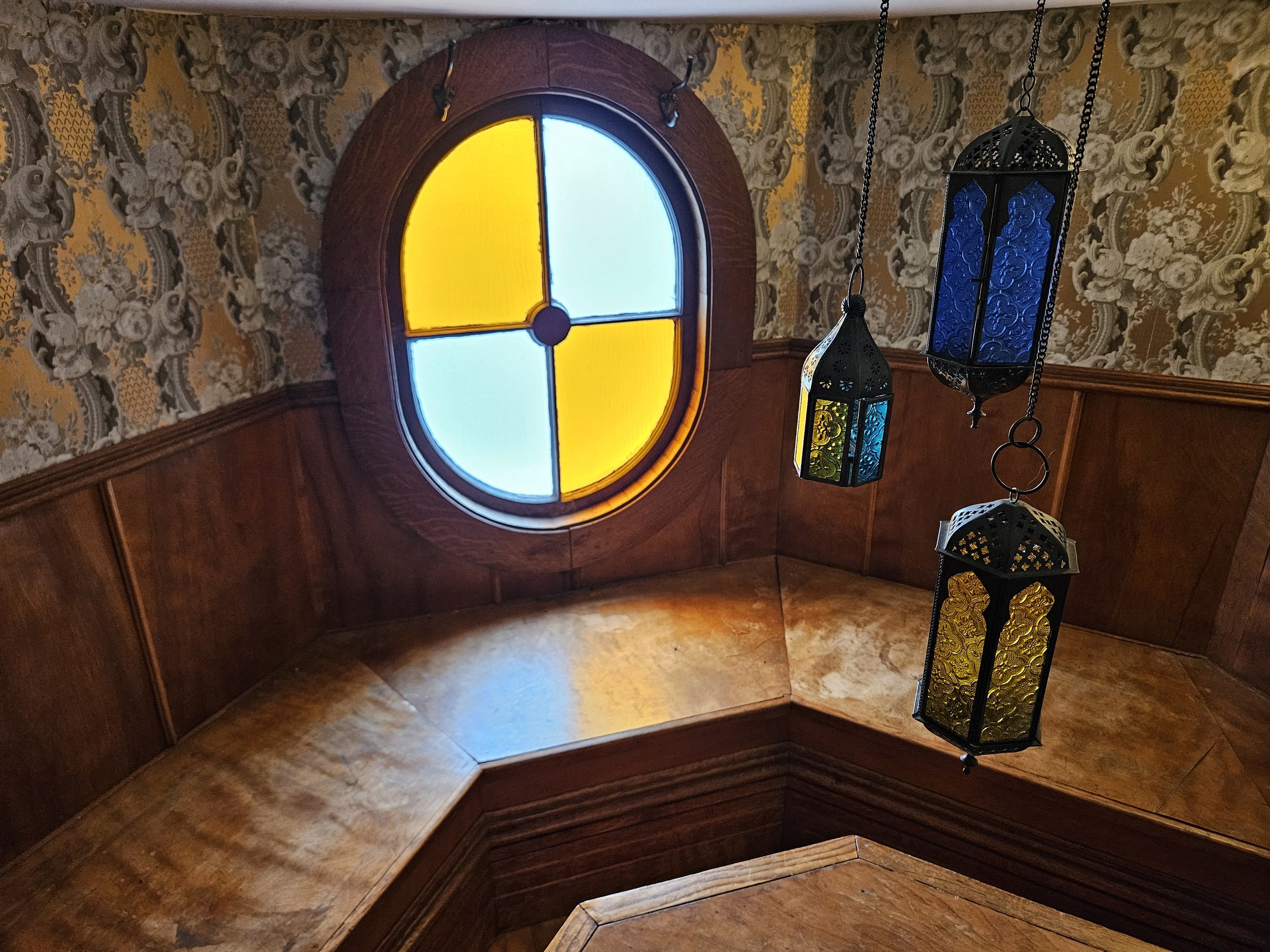 StainedGlassNook.jpg