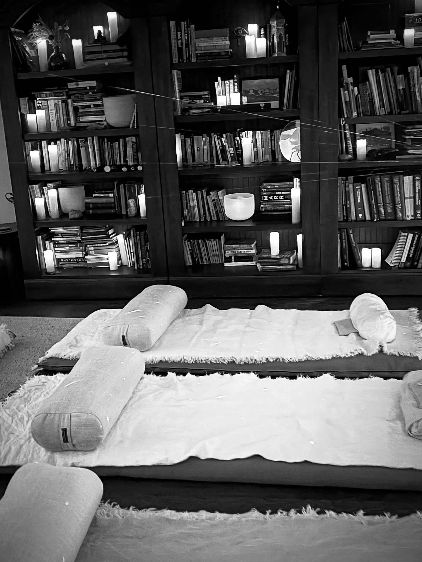 Come get cozy! This Saturday @ 4pm Sound Bath :) $25 please feel free to come and stay for tea #nashville #meditation #sound