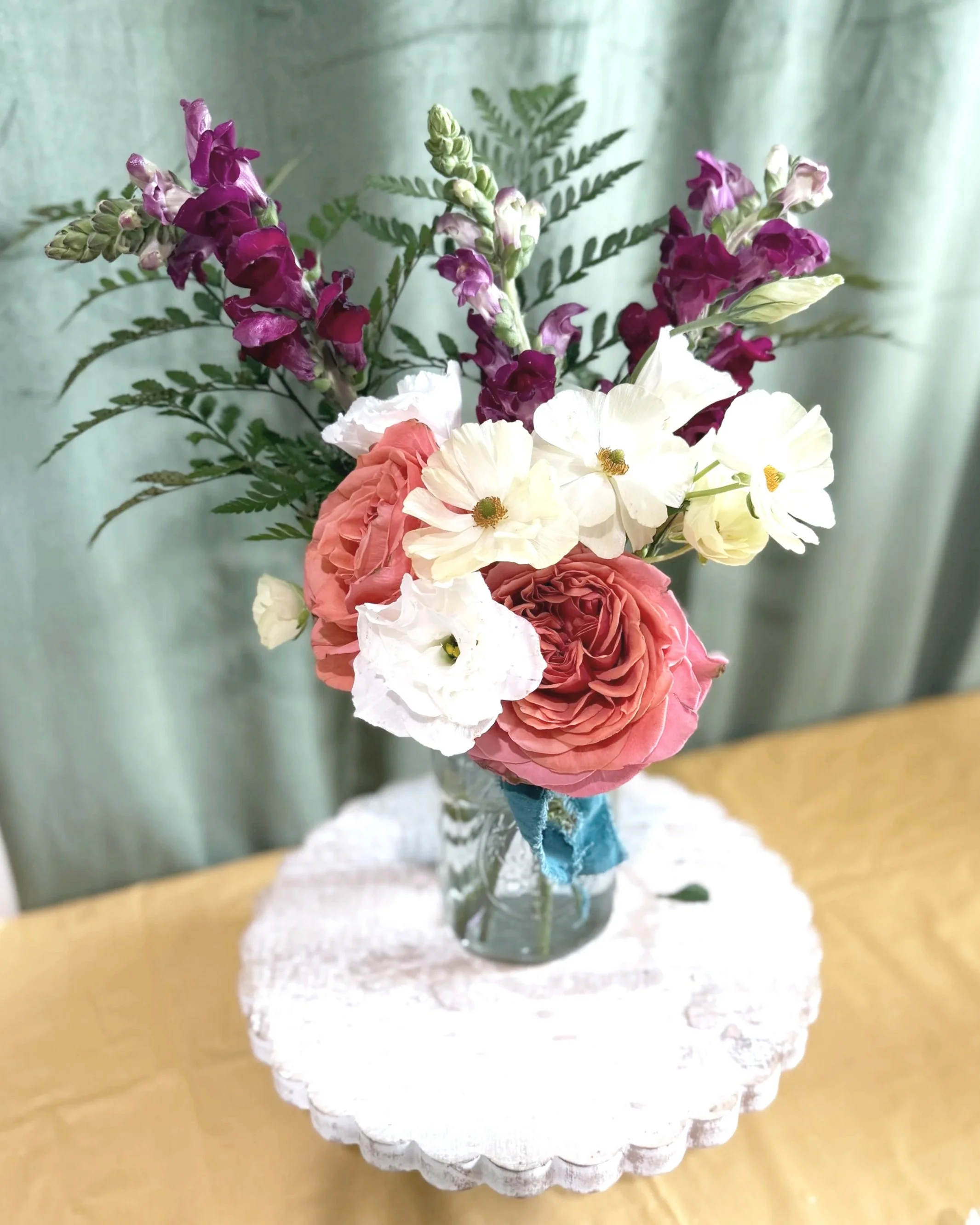 Statement centerpieces start with the perfect focal bloom. From compotes to glass vases and bud vases, we create fresh, on-trend designs to brighten your tables.