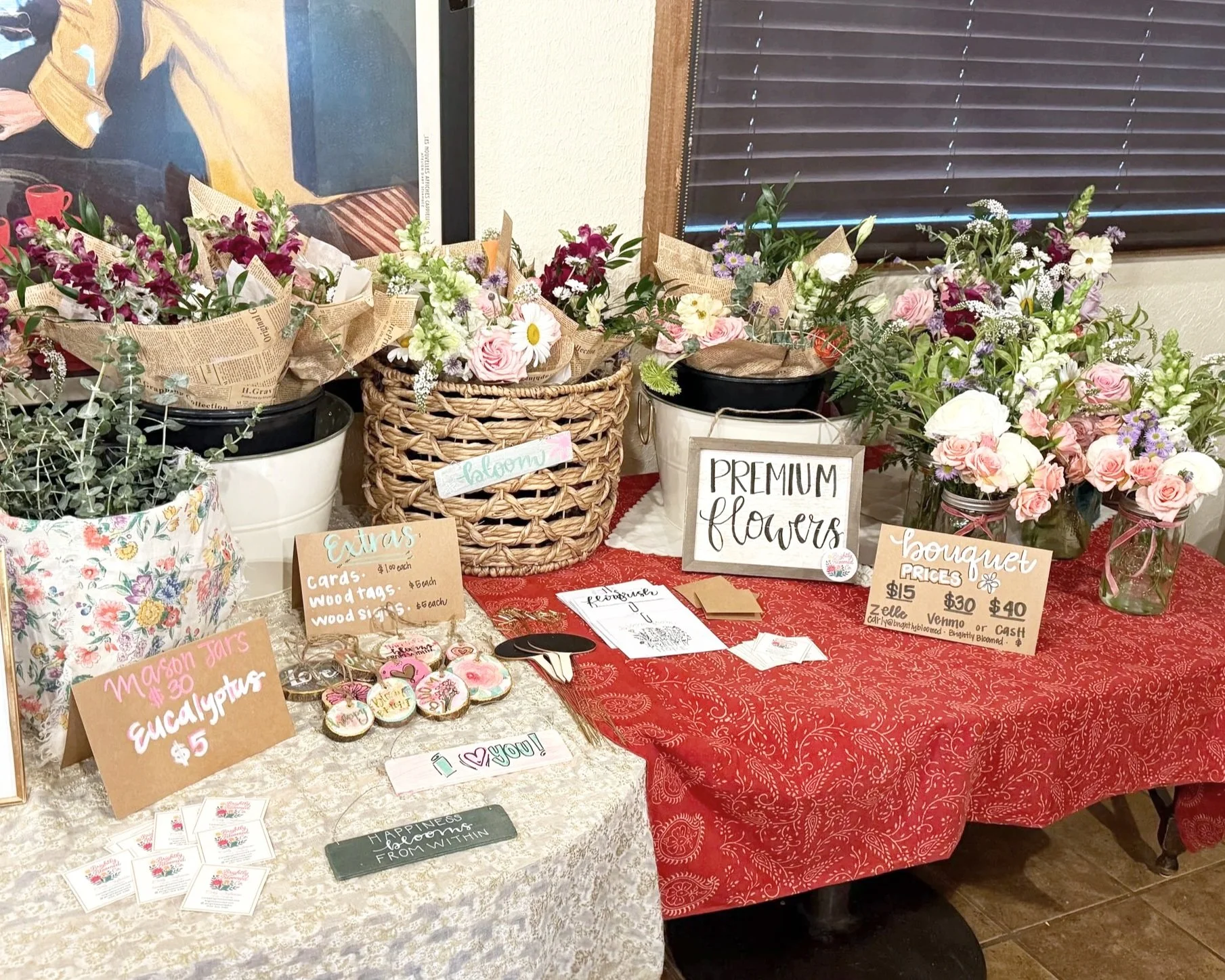 Work with us and we will bring the happy, bright and joyful extra touch you want for your event!