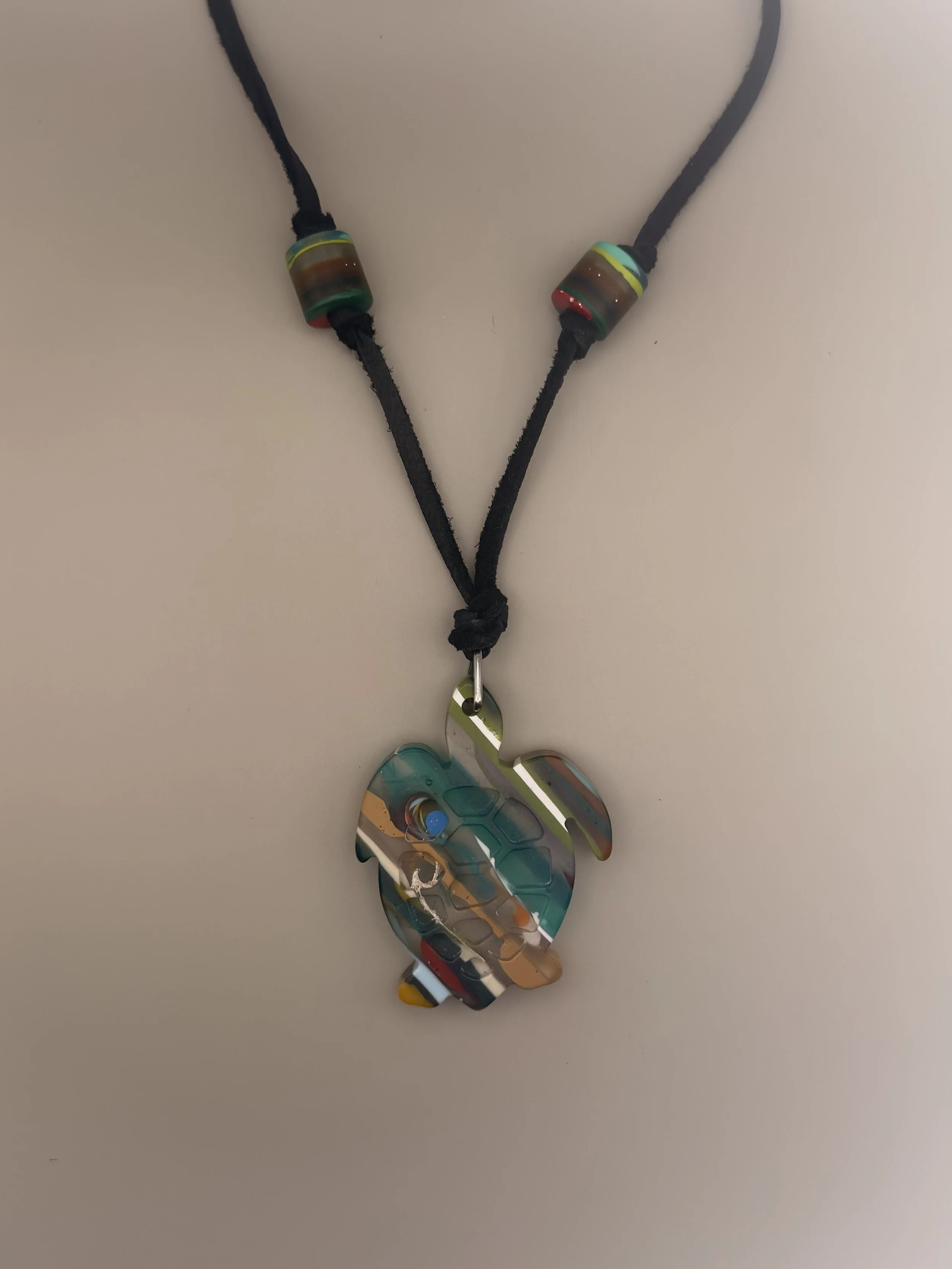 Trutle Surfite Leather Pendant