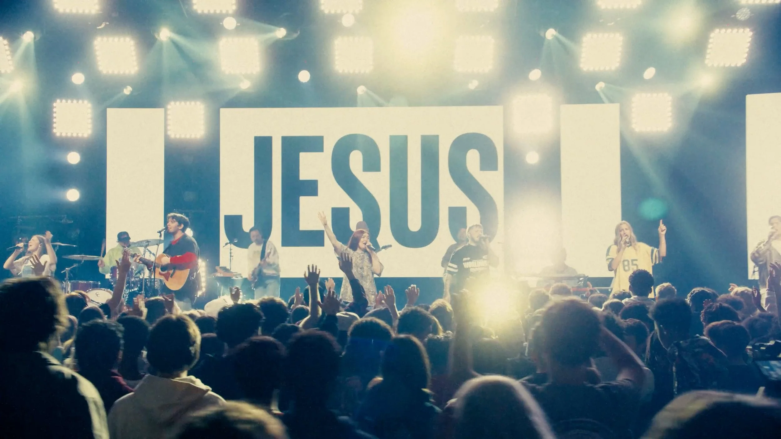 ages_live_recording_-_for_god_so_loved_v4 (2160p).00_06_27_05.Still074.jpg