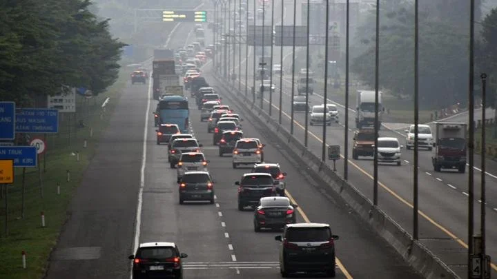 Year-End Holiday Rush Sends Over 1.5 Million Vehicles Out of Greater Jakarta