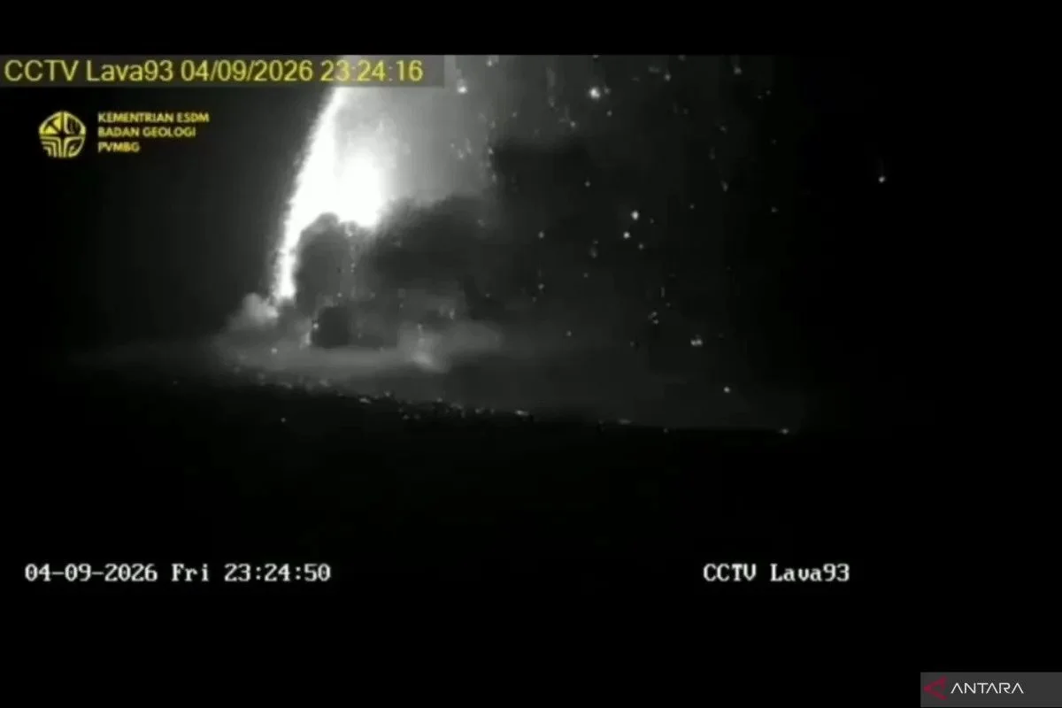 Mount Anak Krakatau Erupts, BNPB Urges Public to Stay Calm