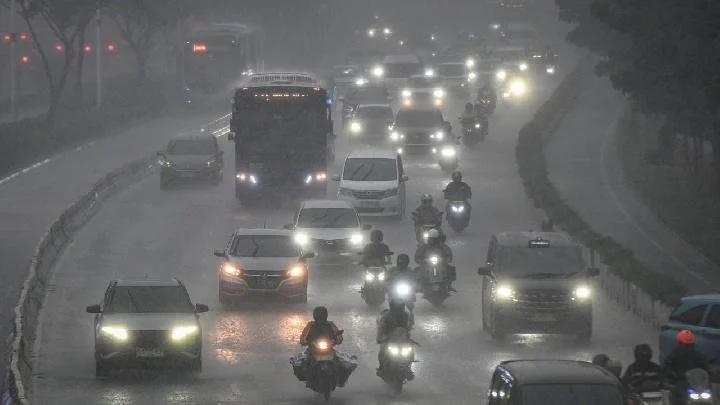 BMKG Forecasts Light Rain in Jakarta on Saturday Afternoon