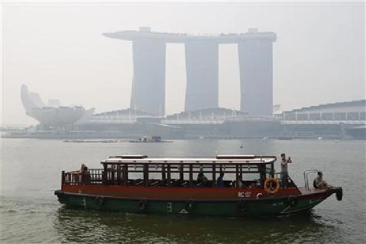 Haze and Extreme Heat Fail to Halt Singapore Grand Prix