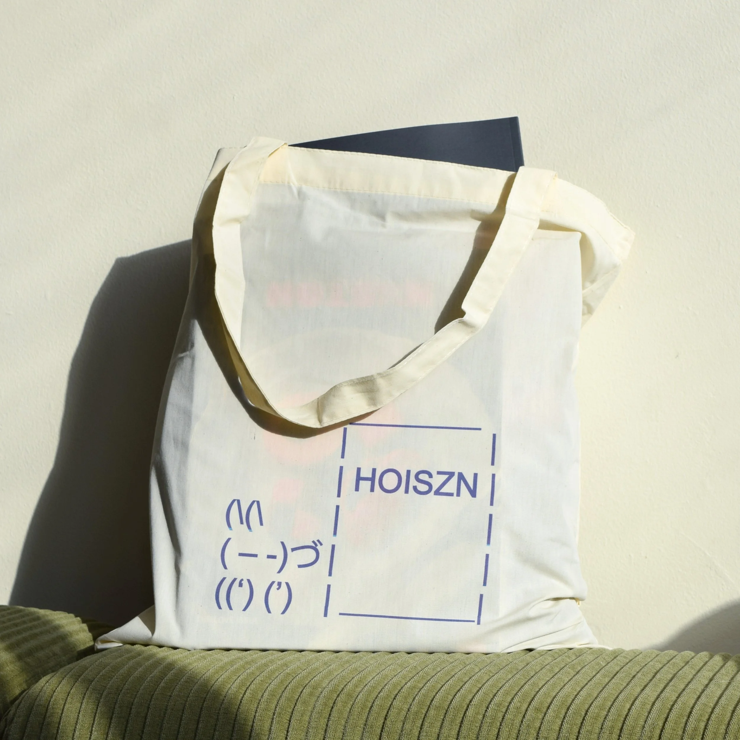 _0003_HOISZN tote 4.jpg