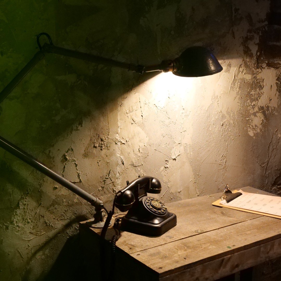Vintage phone prop for clues in Kidnapped escape room, Sydney