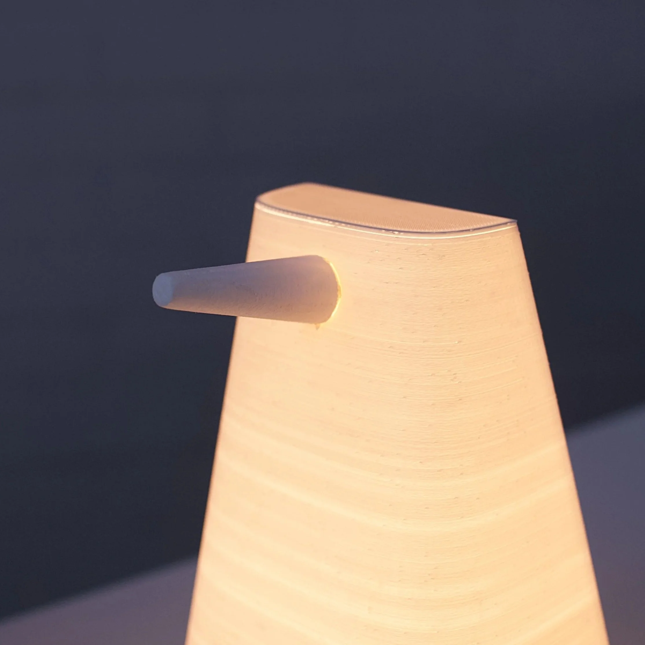 LightUp - 3D Printed Table Lamp