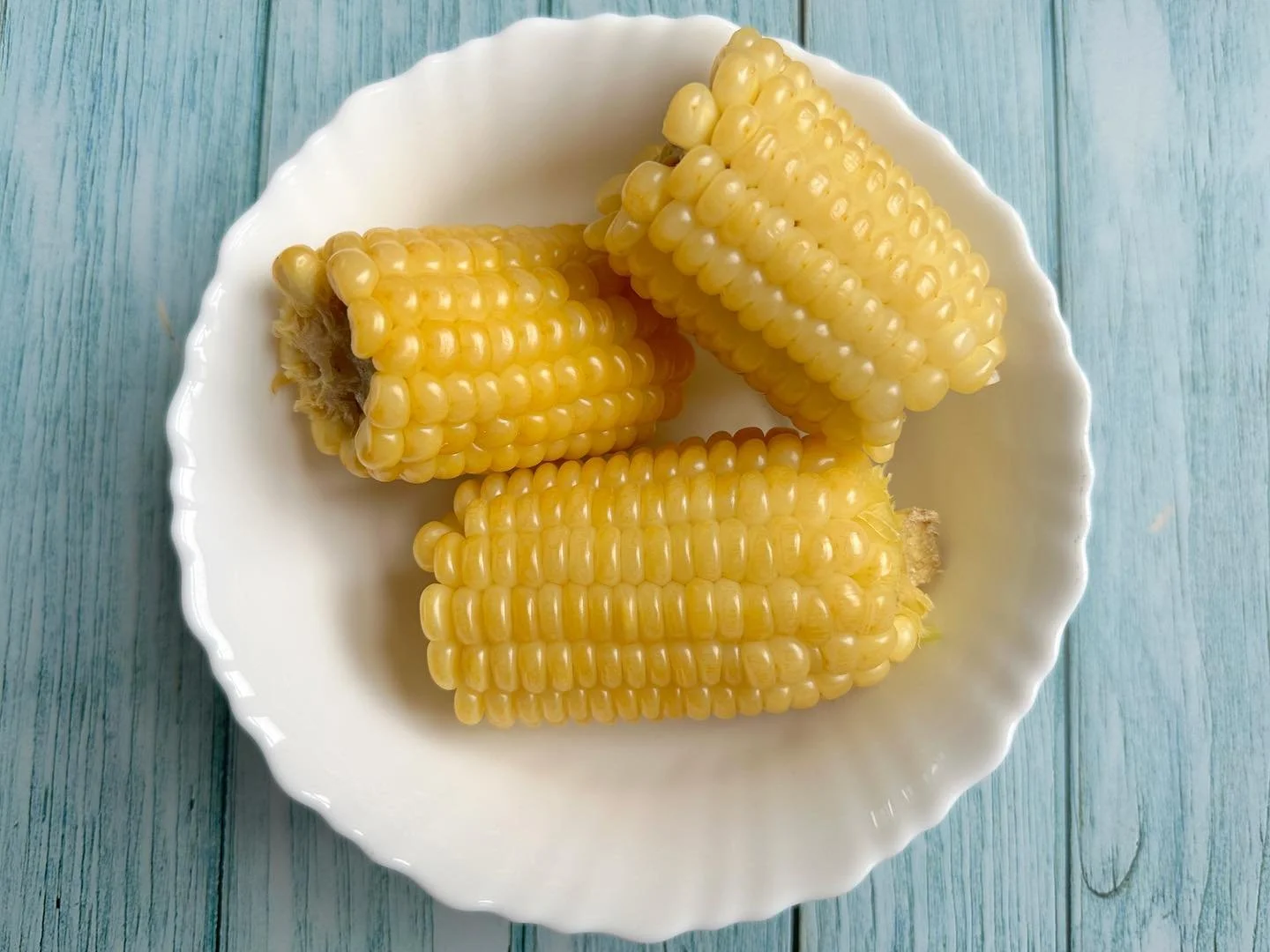 Tonight&rsquo;s YouTube upload is this simple boiled maize snack 😌

Channel linked in bio&hellip; 
.
.
.
.
#quickandeasy #snack #maize #boiledmaize #boiledcorn #childhoodmemories #simplelife #nairobidiaries #asedoskitchen