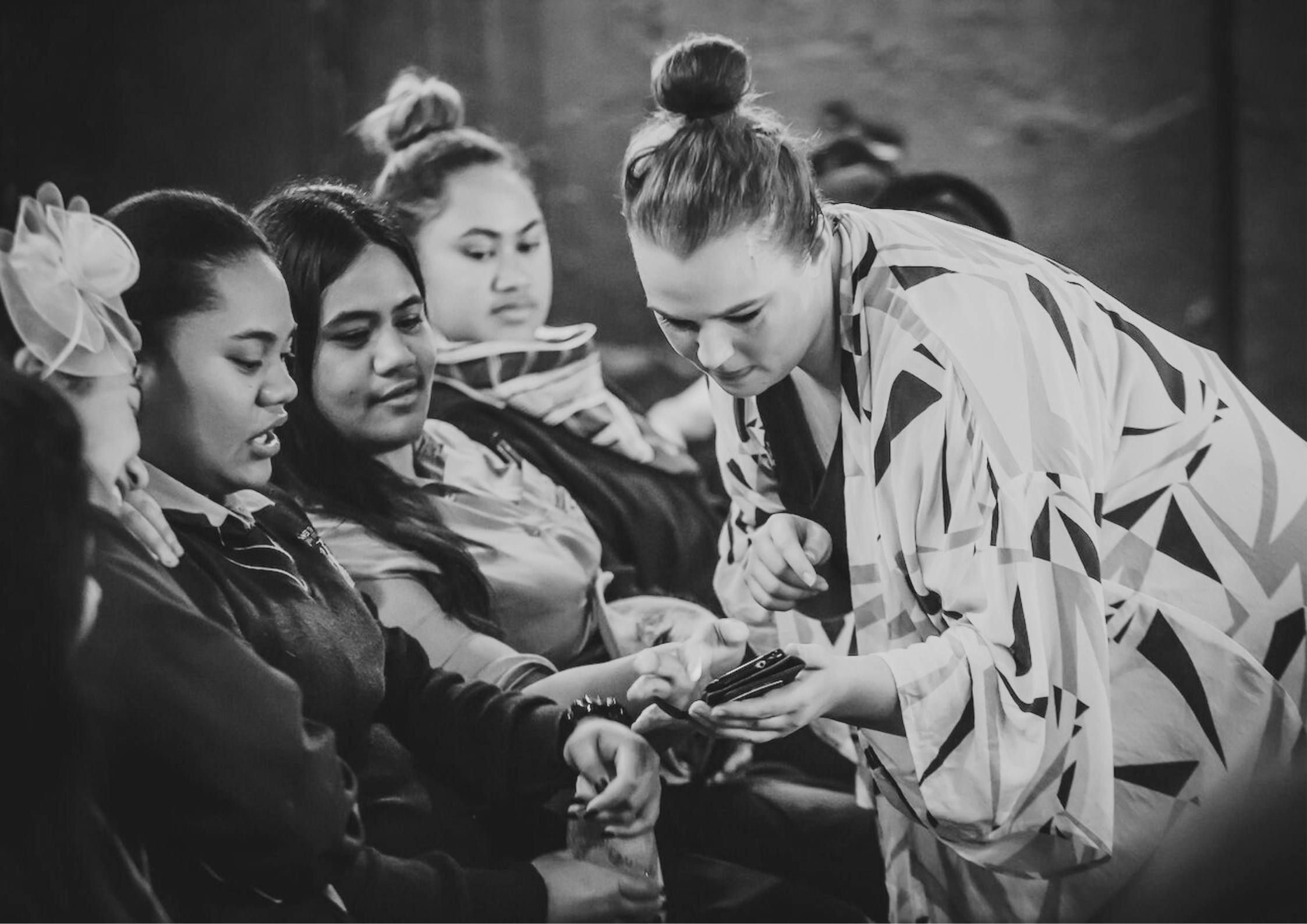 Image: A Slightly Isolated Dog (Dir: Leo Gene Peters).