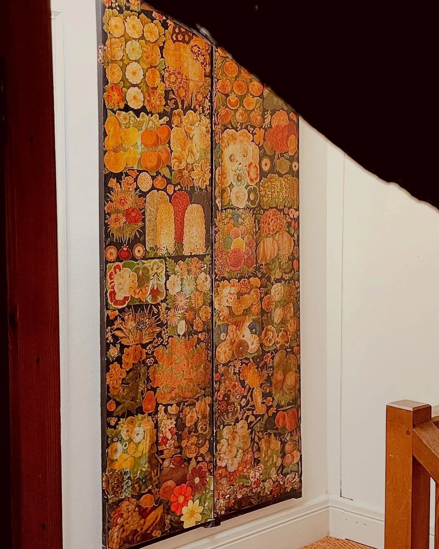 A wonderful Victorian screen decorated with seed packets that we have just hung on landing in preparation for our first guests next week