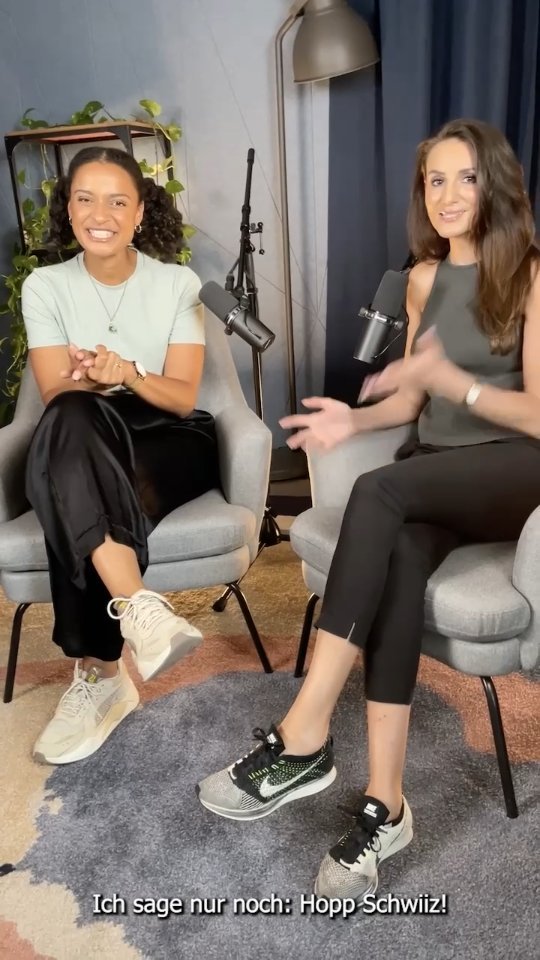 Die erste Folge "Steilpass - hosted by SRF" ist im Kasten🤩
Ausgestrahlt wird die Episode mit Shqipe Sylejmani (@byshqipe) und Sarah Akanji (@akanjisa) heute Abend um 20:45 auf SRF zwei. Alle weiteren Episoden gibt es während der EM j