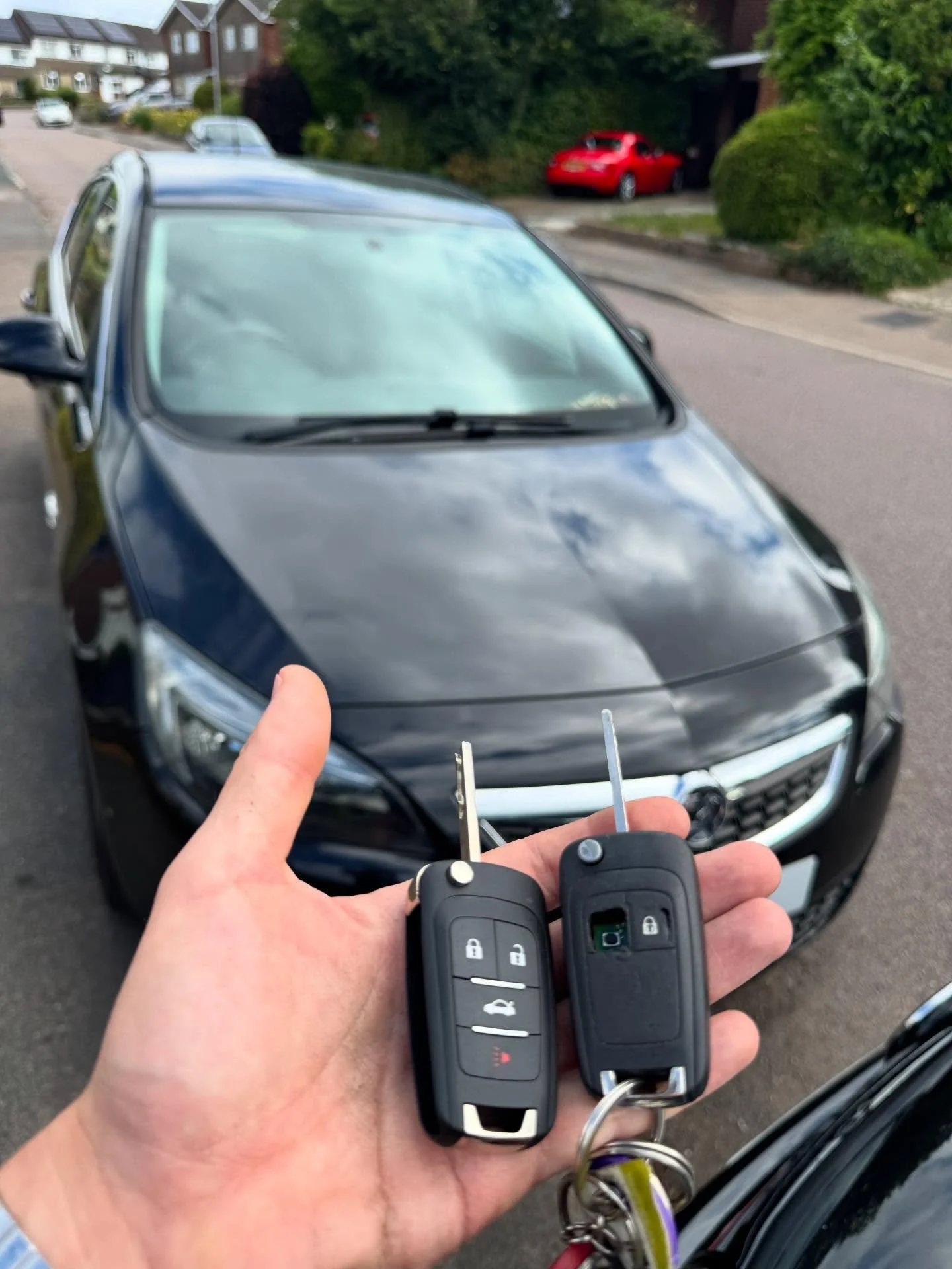 Vauxhall Astra - Spare key supplied and programmedππ» π Locked Out? Lost Your Keys? Need a Spare? We’ve Got You Covered! π
We offer a fast, friendly, and fully mobile auto locksmith service you can rely on.
π Serving:
Essex, Hertfordshire