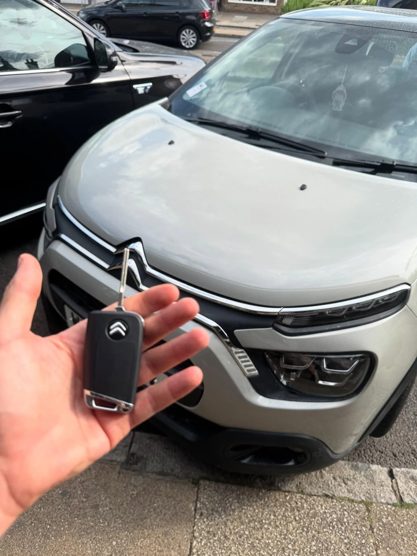 Citreon C3 - This customer lost their only key whilst shopping in town, fortunately we was quick to delete the missing key and provide a new one ! Locked Out? Lost Your Keys? Need a Spare? We’ve Got You Covered! π
We offer a fast, friendly, a