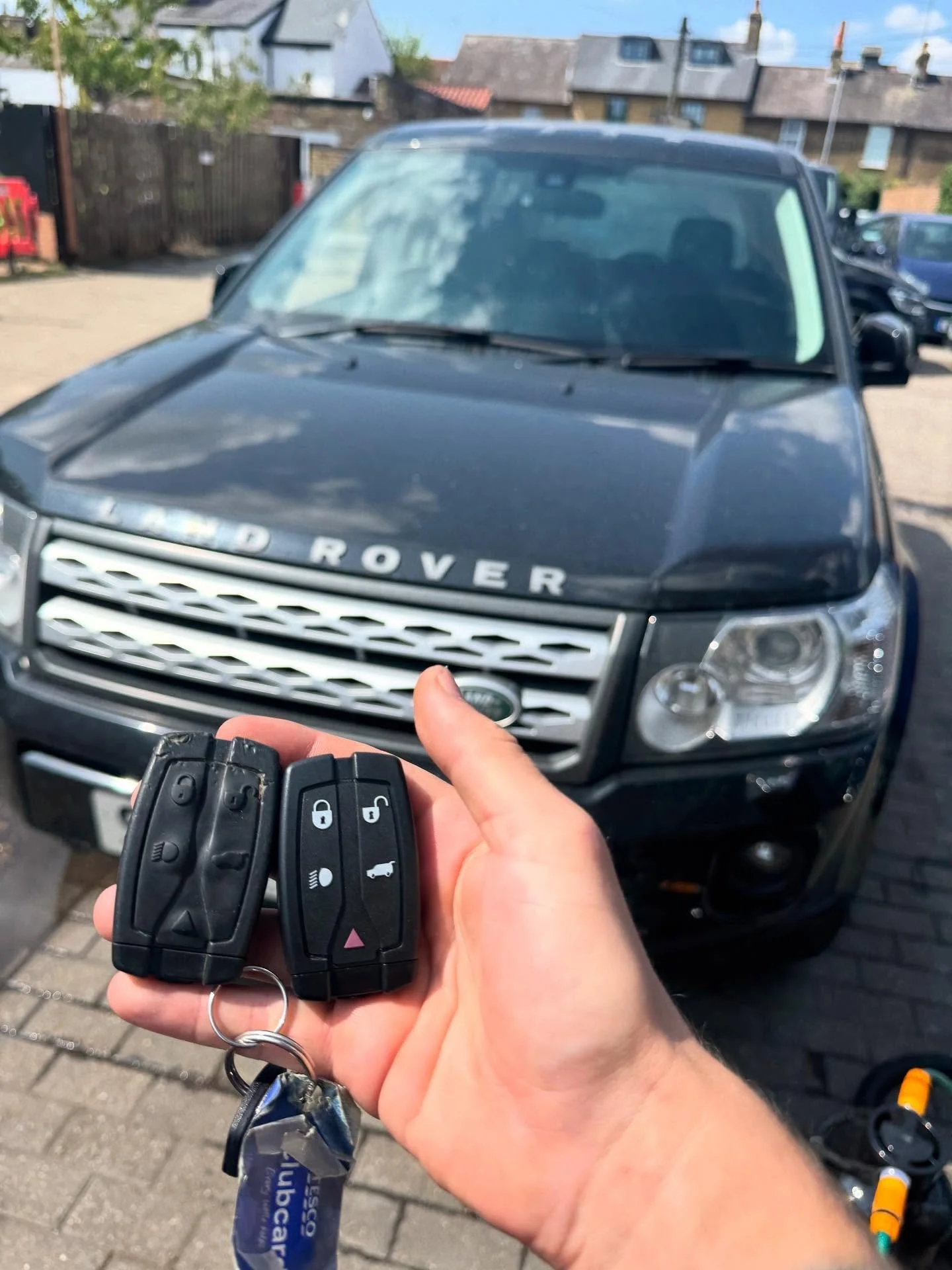 Land Rover Freelander 2 - Spare Key supplied and programmed - Locked Out? Lost Your Keys? Need a Spare? We’ve Got You Covered! π
We offer a fast, friendly, and fully mobile auto locksmith service you can rely on.
π Serving:
Essex, Hertfords
