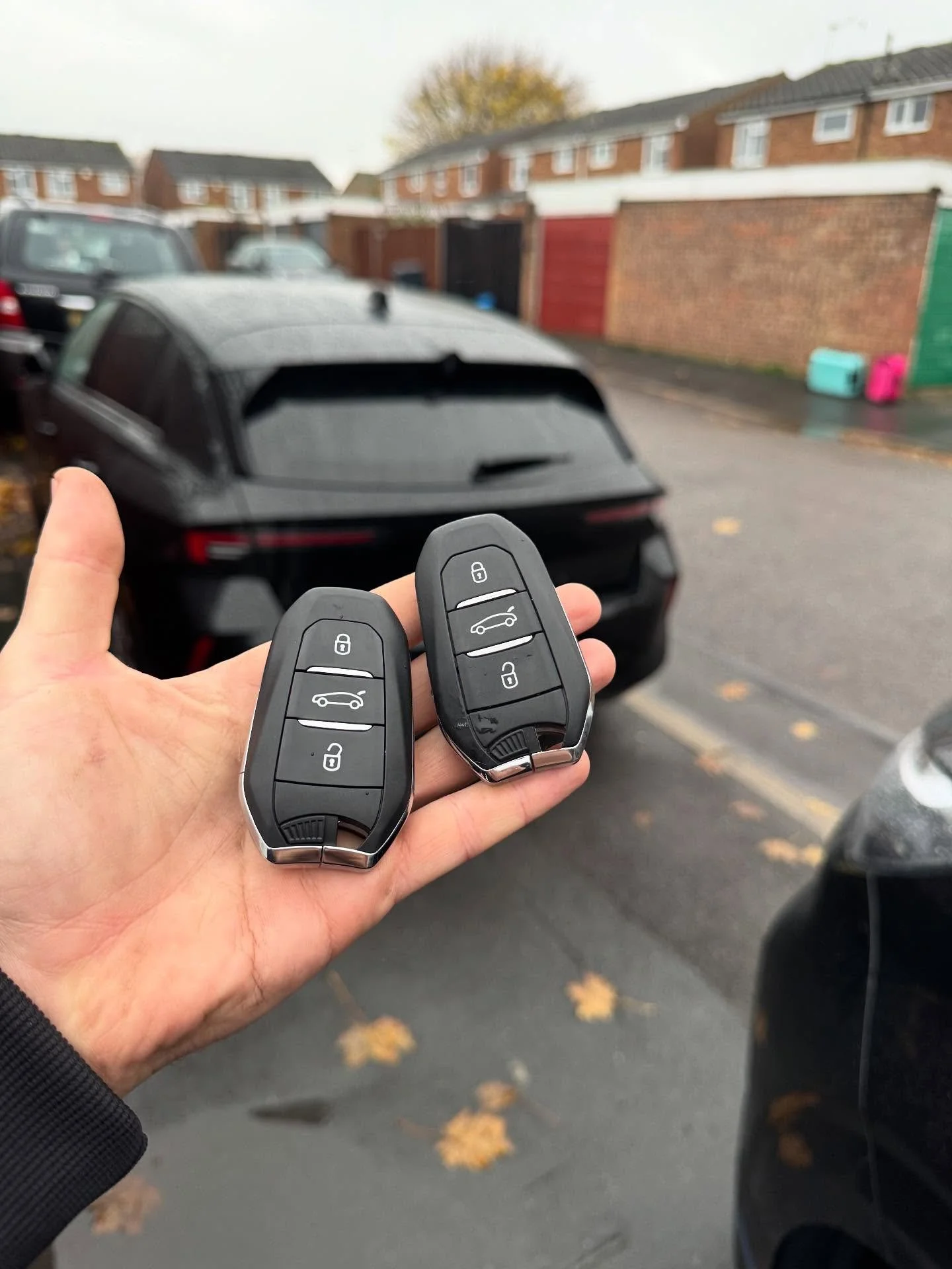 Vauxhall Astra 2024 spare key - supplied, cut and programmed👌🏻

Locked Out? Lost Your Keys? Need a Spare? We&rsquo;ve Got You Covered! 🔐

We offer a fast, friendly, and fully mobile auto locksmith service you can rely on.

📍 Serving:
Essex, Hertf