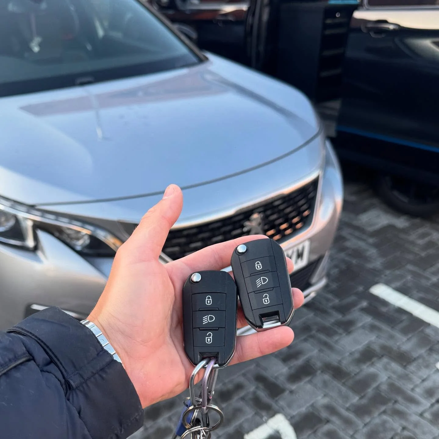 Peugeot 5008 2018 - Spare key supplied, cut and programmed - Locked Out? Lost Your Keys? Need a Spare? We&rsquo;ve Got You Covered! 🔐

We offer a fast, friendly, and fully mobile auto locksmith service you can rely on.

📍 Serving:
Essex, Hertfordsh