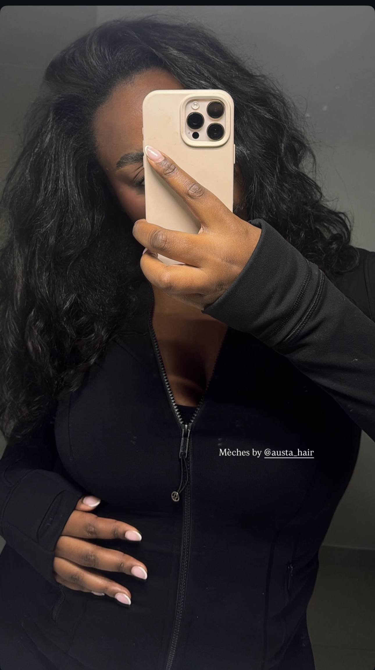 Boucles naturelles en Raw Indian Hair Curly de qualité premium.