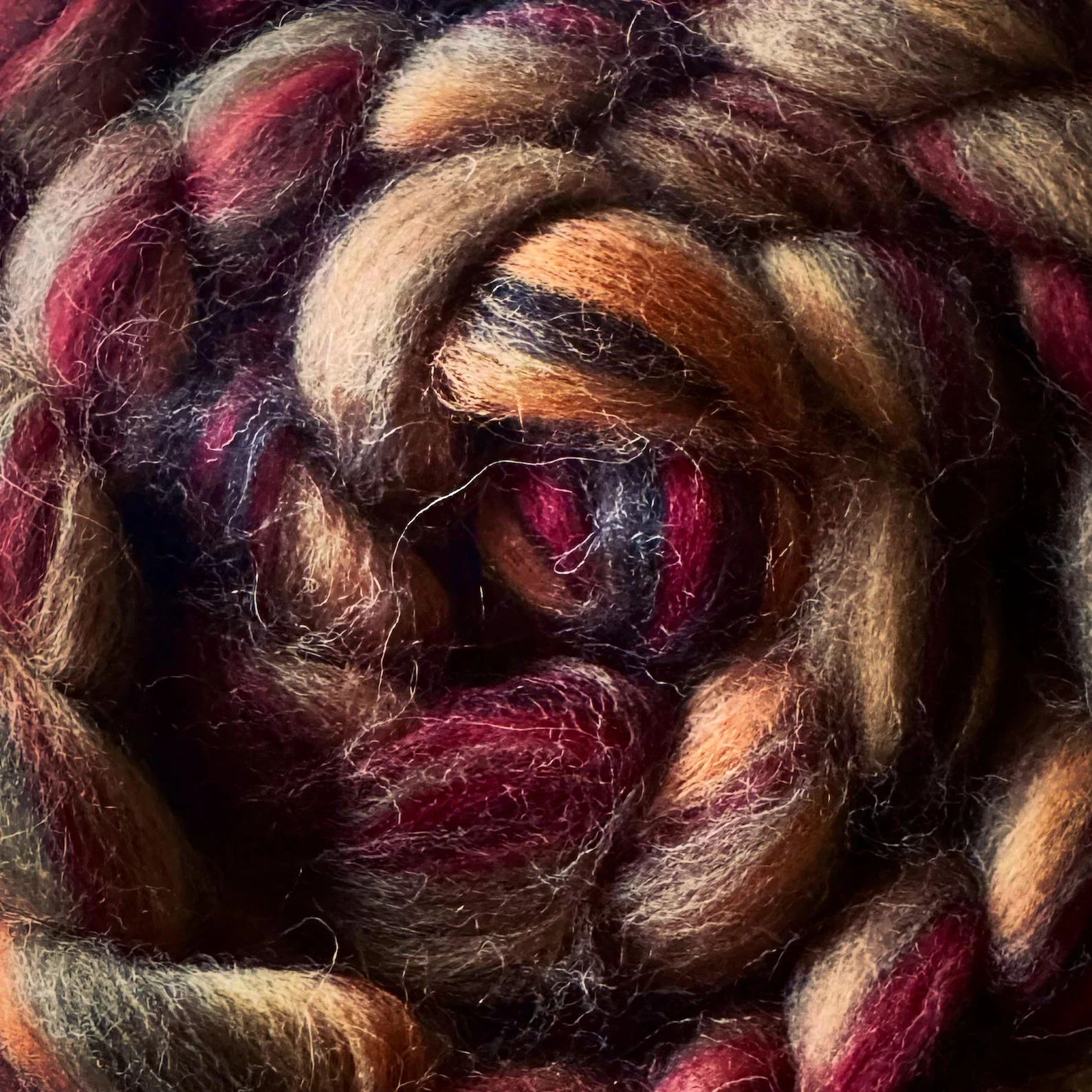 Ignis - 100g Fibre Braid - 100% Shetland