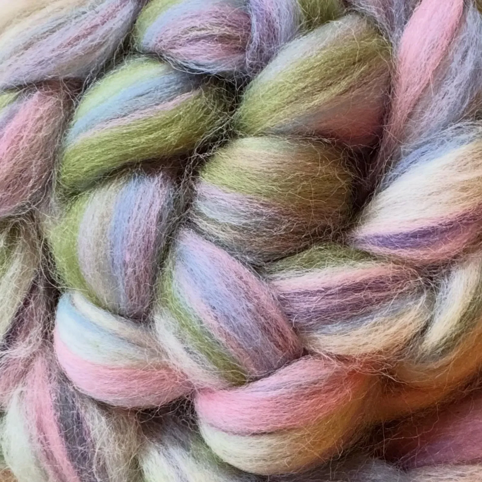 Floris - 100g Fibre Braid - 77% Shetland 33% Kent Romney
