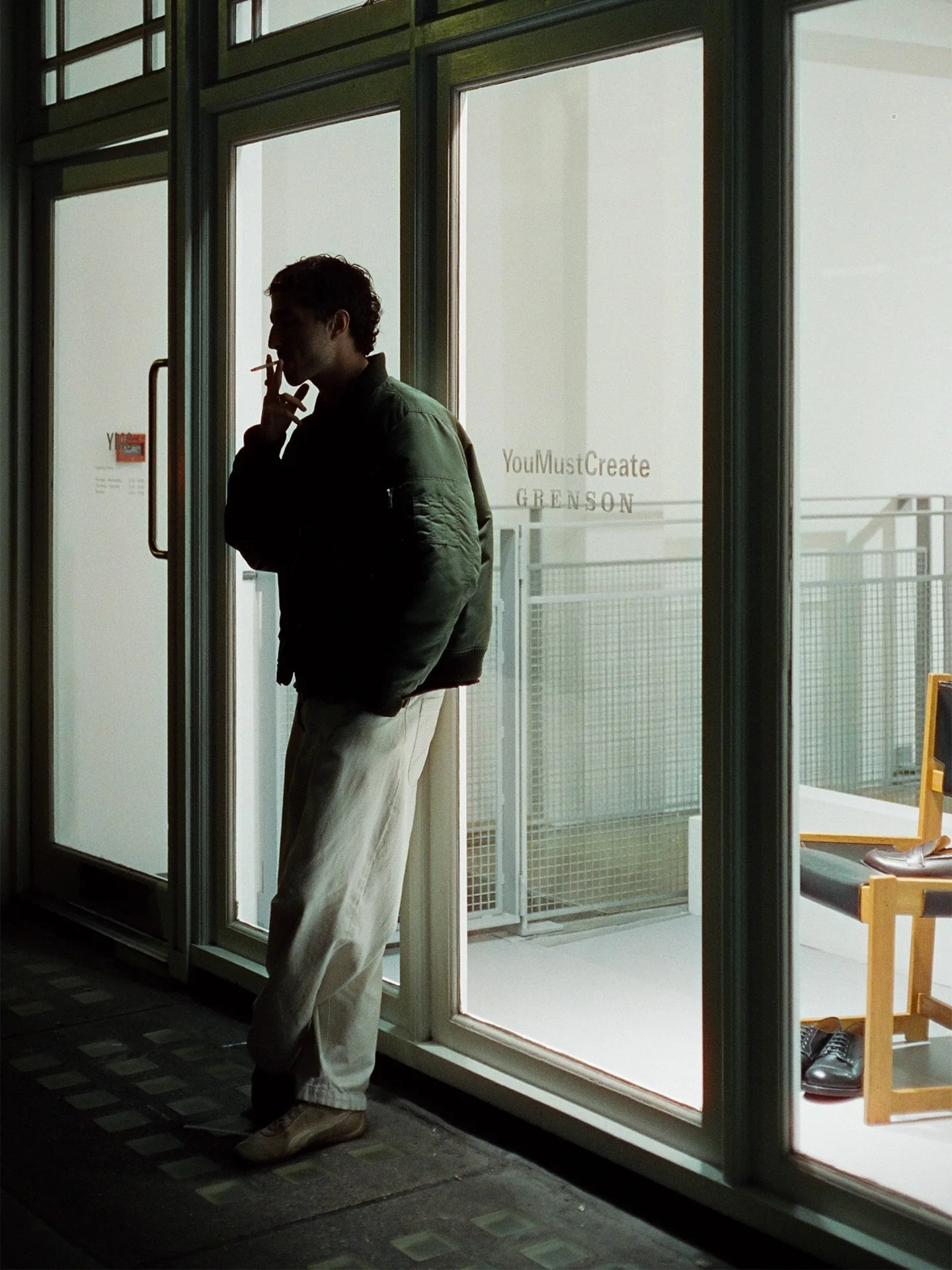 London, UK. Shot on Cinestill 800T 🎞️

This was my first time shooting film purely in the evening, and trust me, it was a challenge. Low light and moving subjects are the things that make night photography both frustrating and exciting. But there we