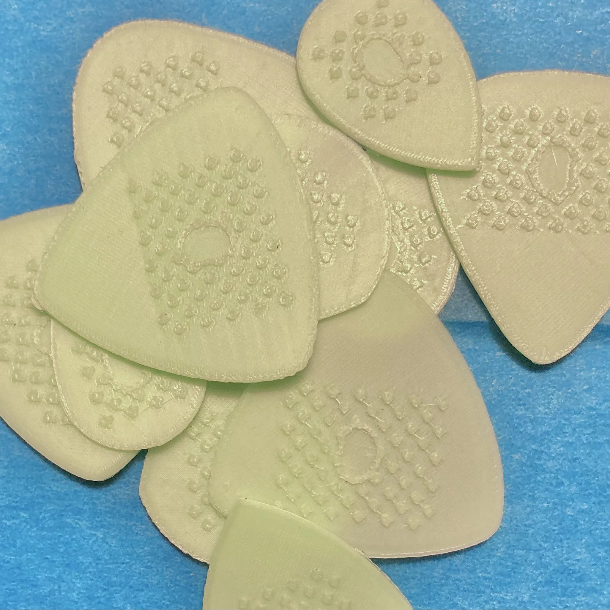 Guitar Picks Glow-in-the-dark