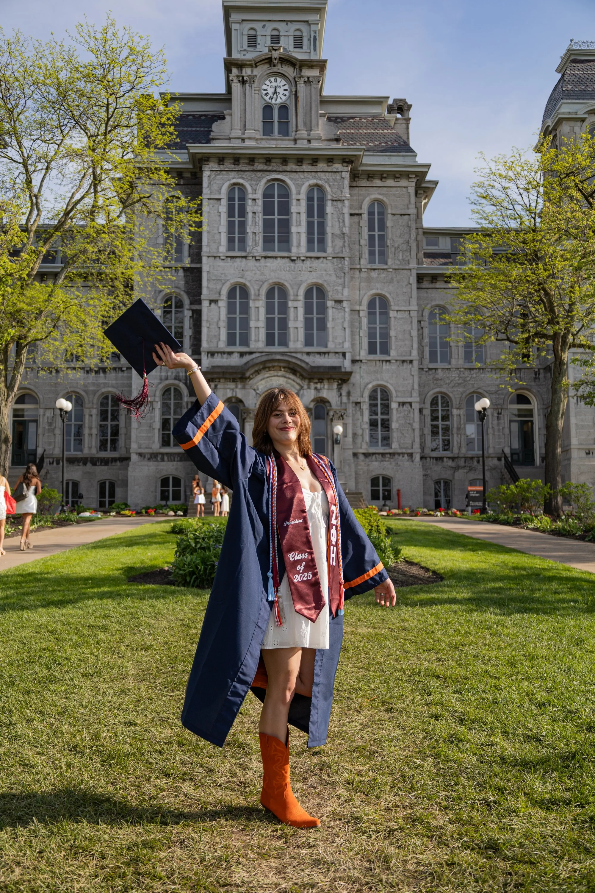 KailynCaptures_Madeleine_GradPics202539.jpg