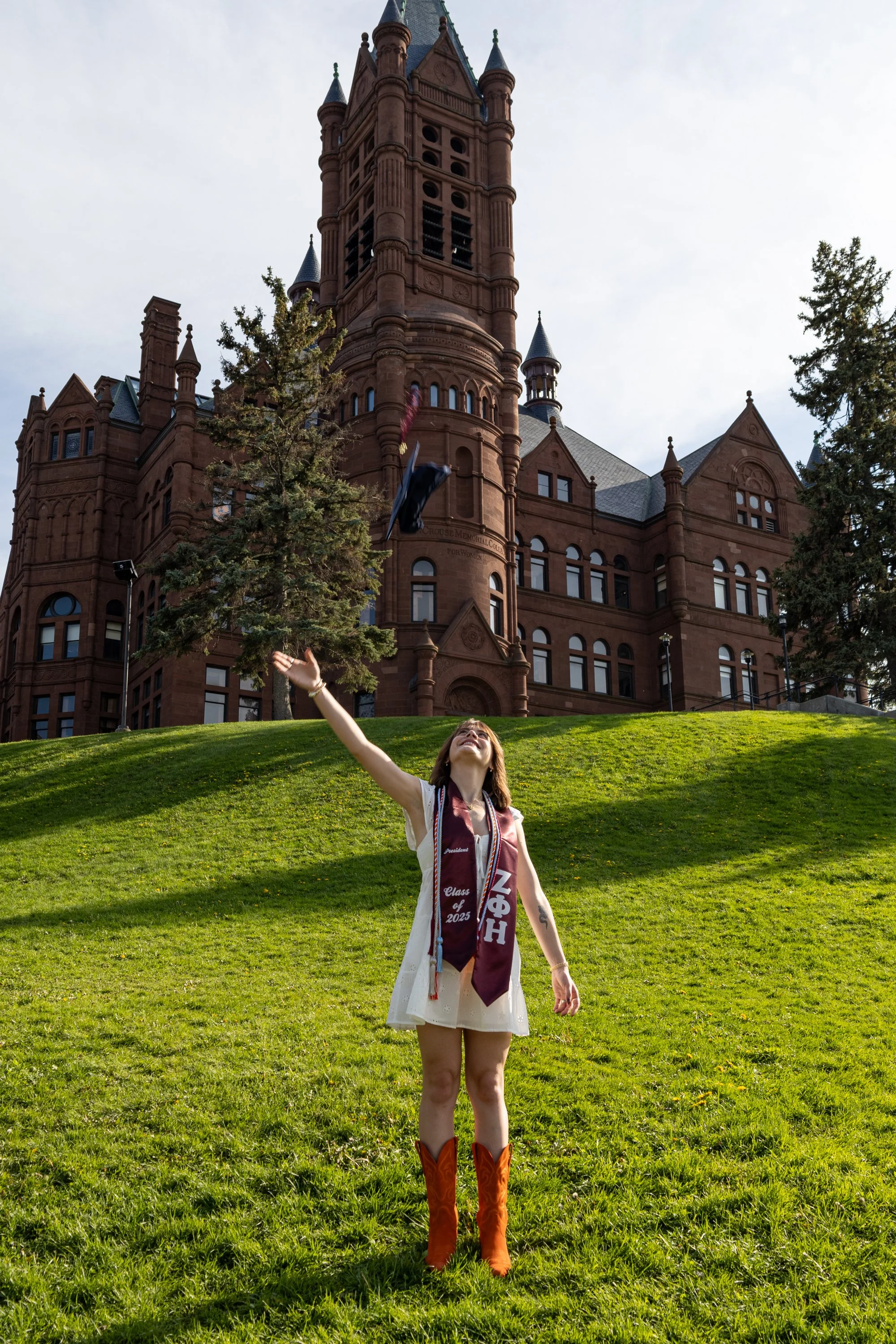 KailynCaptures_Madeleine_GradPics202533.jpg