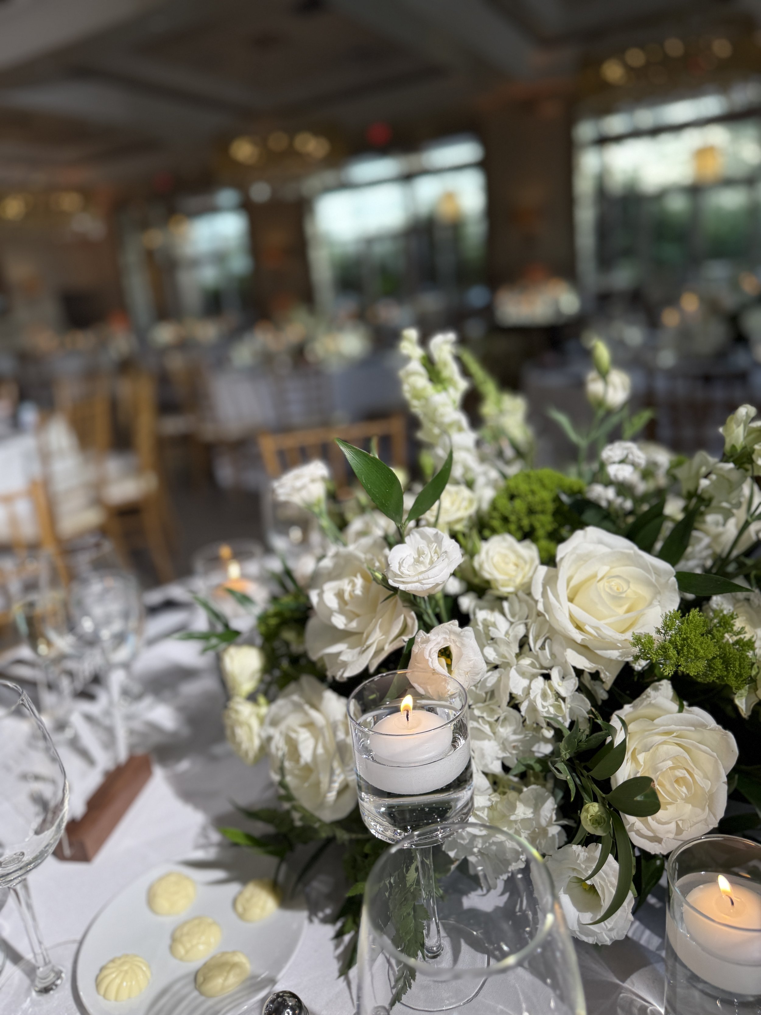 August 6, 2026 | Design a Luxurious Low & Lush Wedding Centerpiece