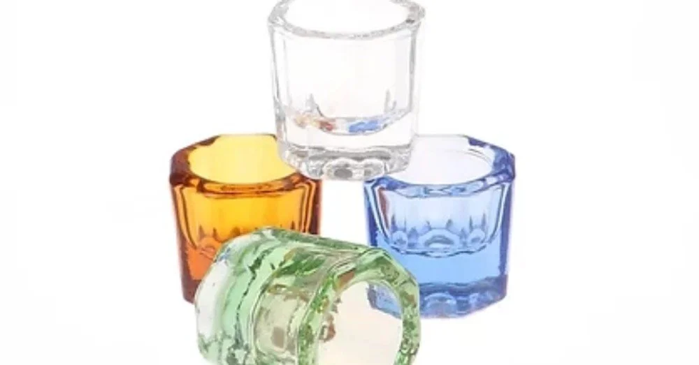 GLASS DAPPEN DISH