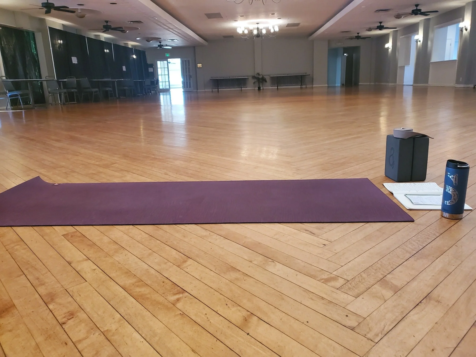VINYASA YOGA // RIVIERA CLUB

Tuesdays &amp; Thursdays 945am

@therivi