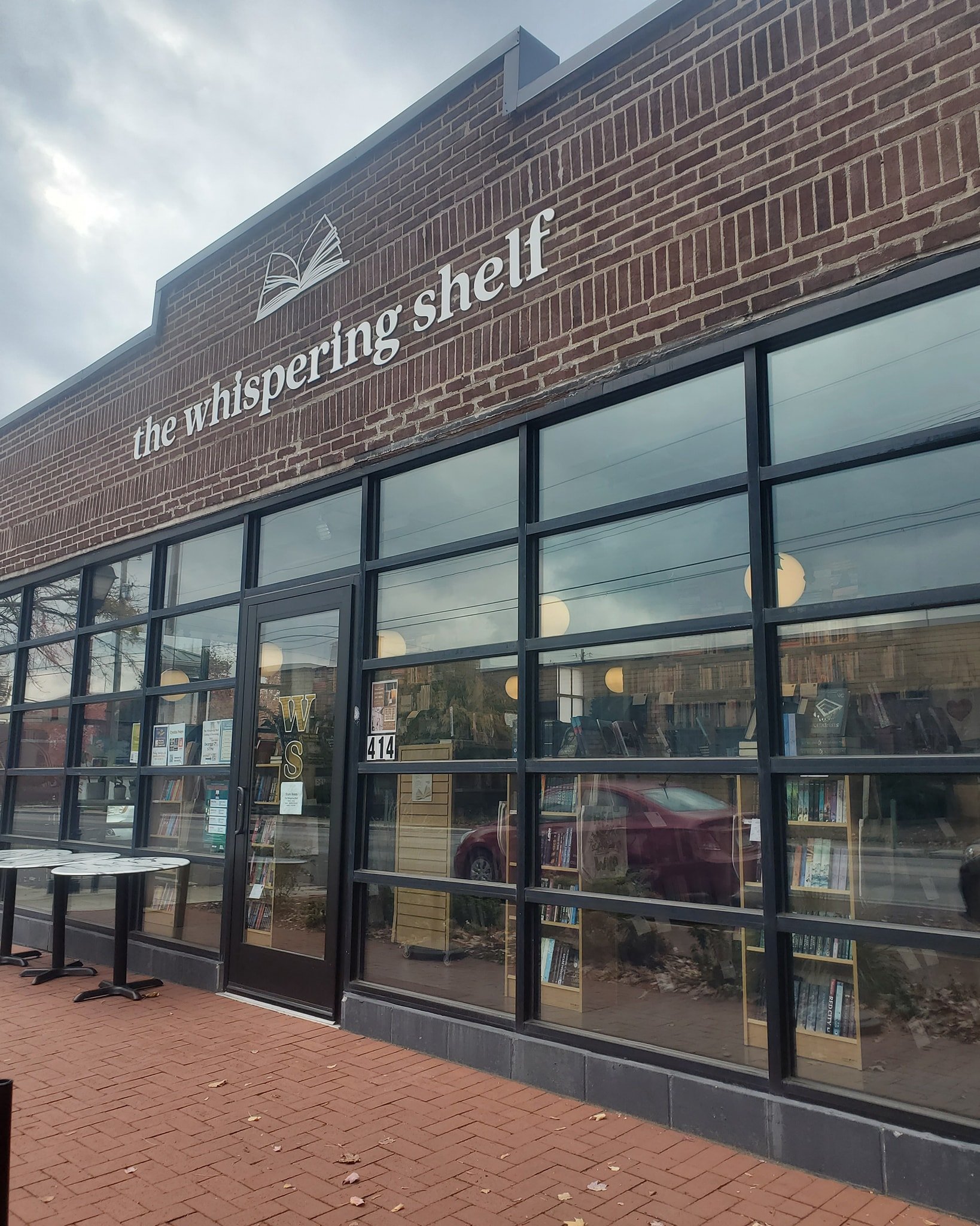 Stumbled upon this cute bookstore today!

Love the name. Very cozy feel 😉

@thewhisperingshelf 

#ilovebooks #exploring #fallinglovewithmyowncity #indianapolis