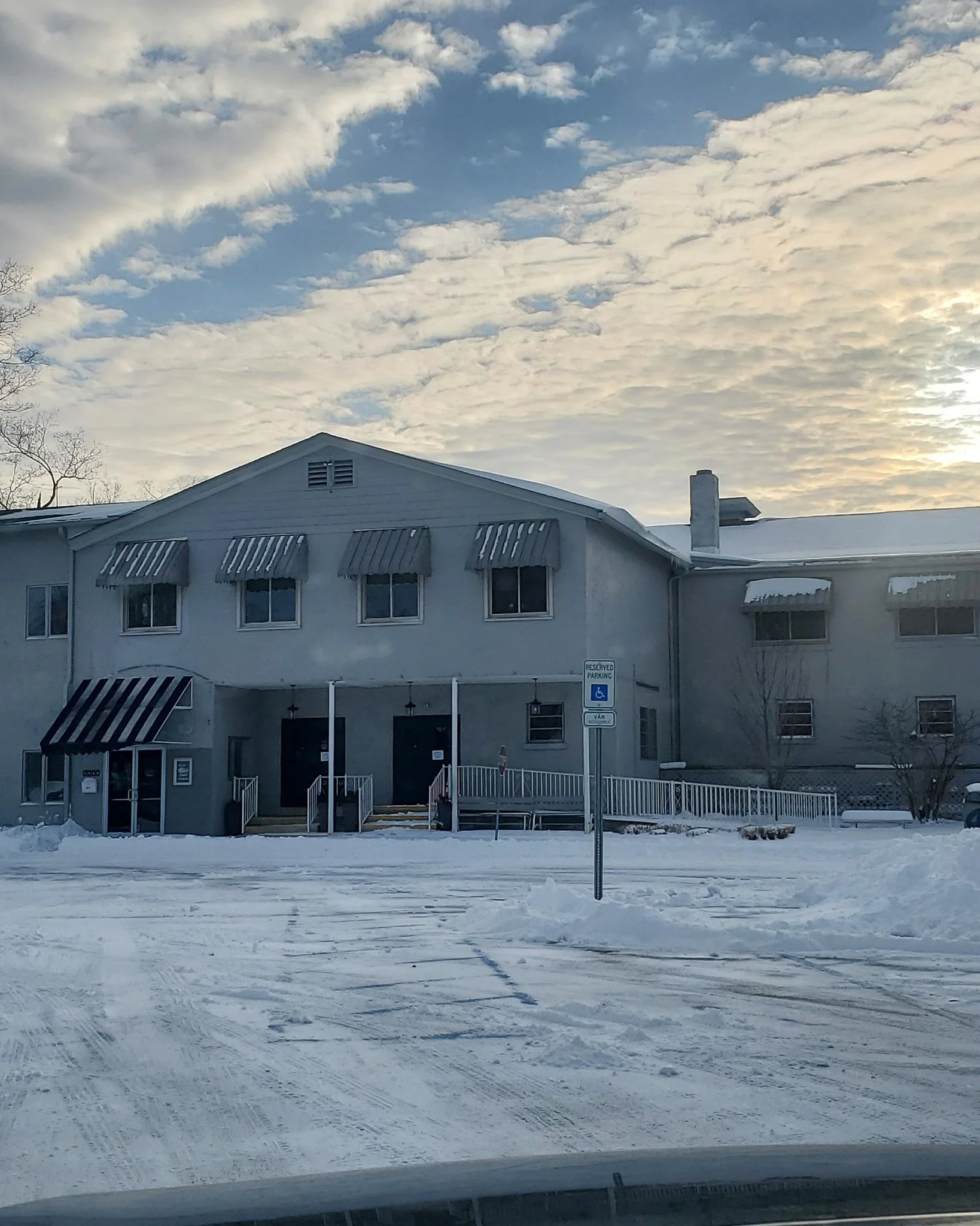 Vinyasa Yoga 945am @therivi 

Come warm up with me, we're open and ready to flow!