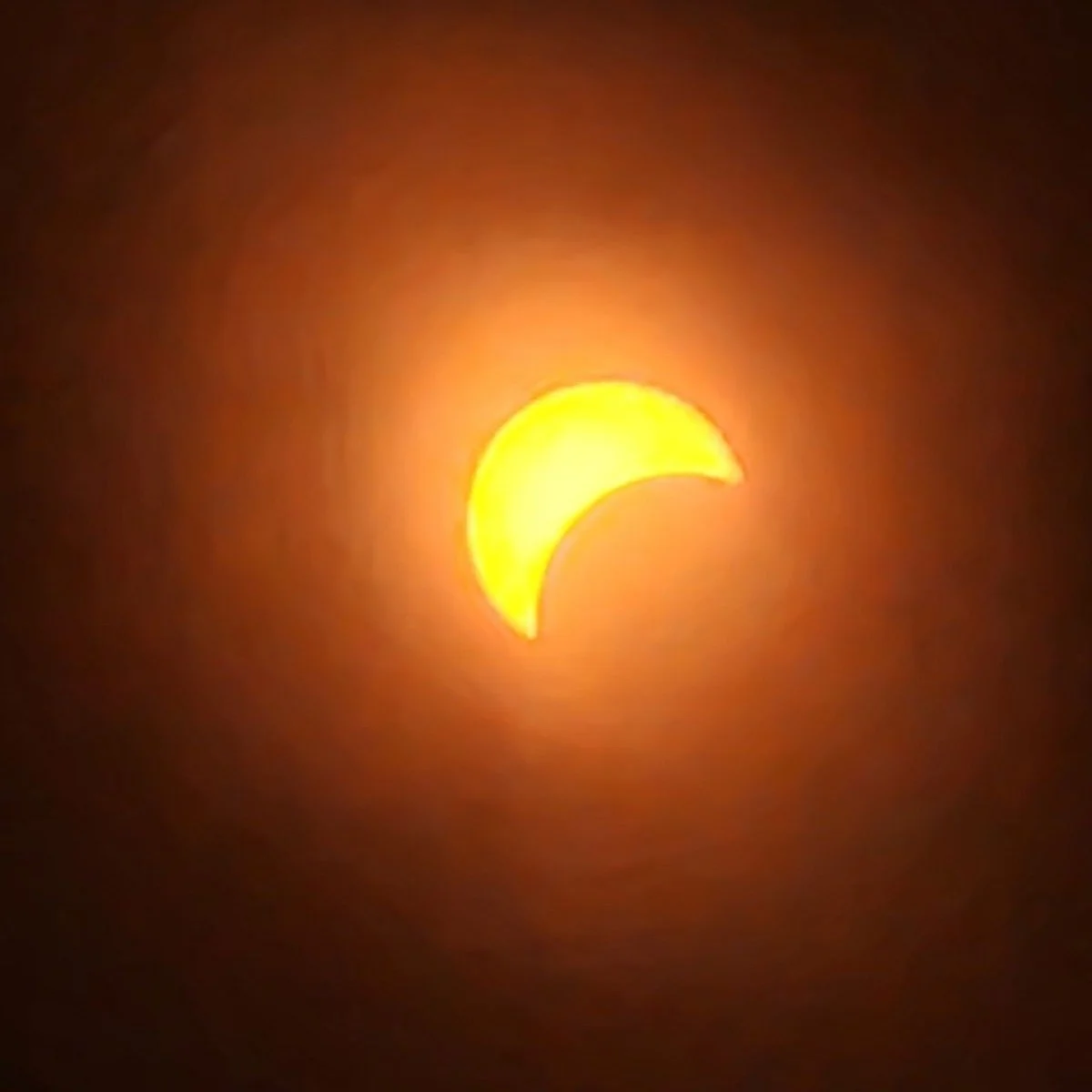 LEADERSHIP 

Leadership is not reserved for a title, leadership is a choice.  Leadership is then defined by what you bring to everything you do, and how you choose to show up in the world.

Yoga teaches you to choose. 

By first listening.  To yourse