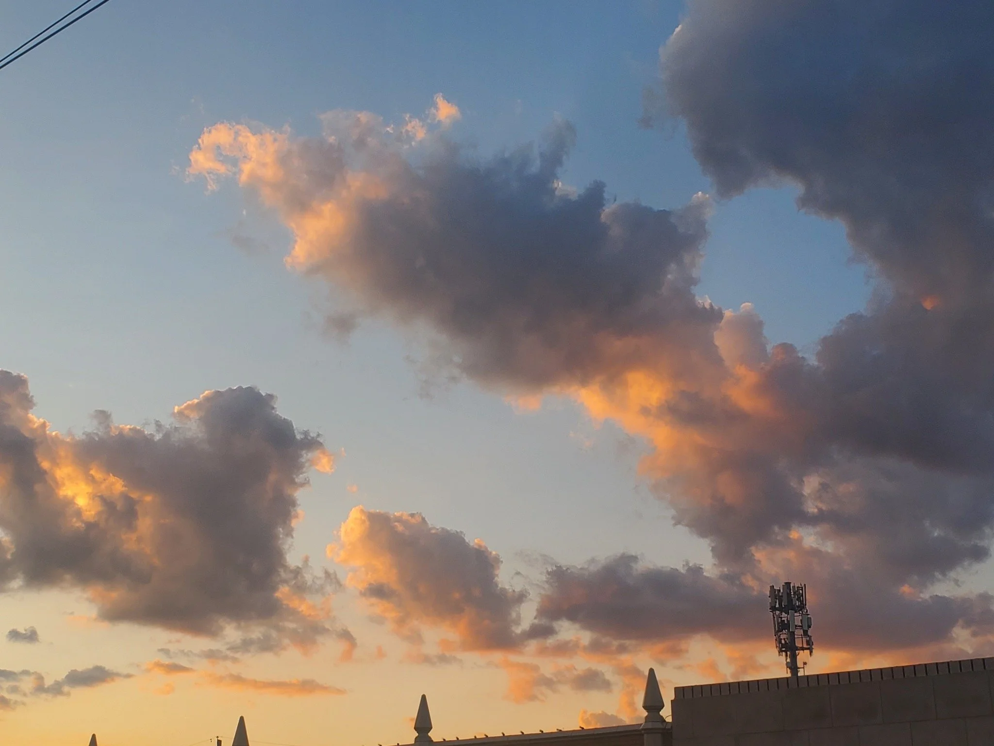 Watching the sunset in the clouds!

There is beauty and magic in each moment.  You just have to be open to see it and then be open to receive it.

#sunsetclouds #broadripplevillage