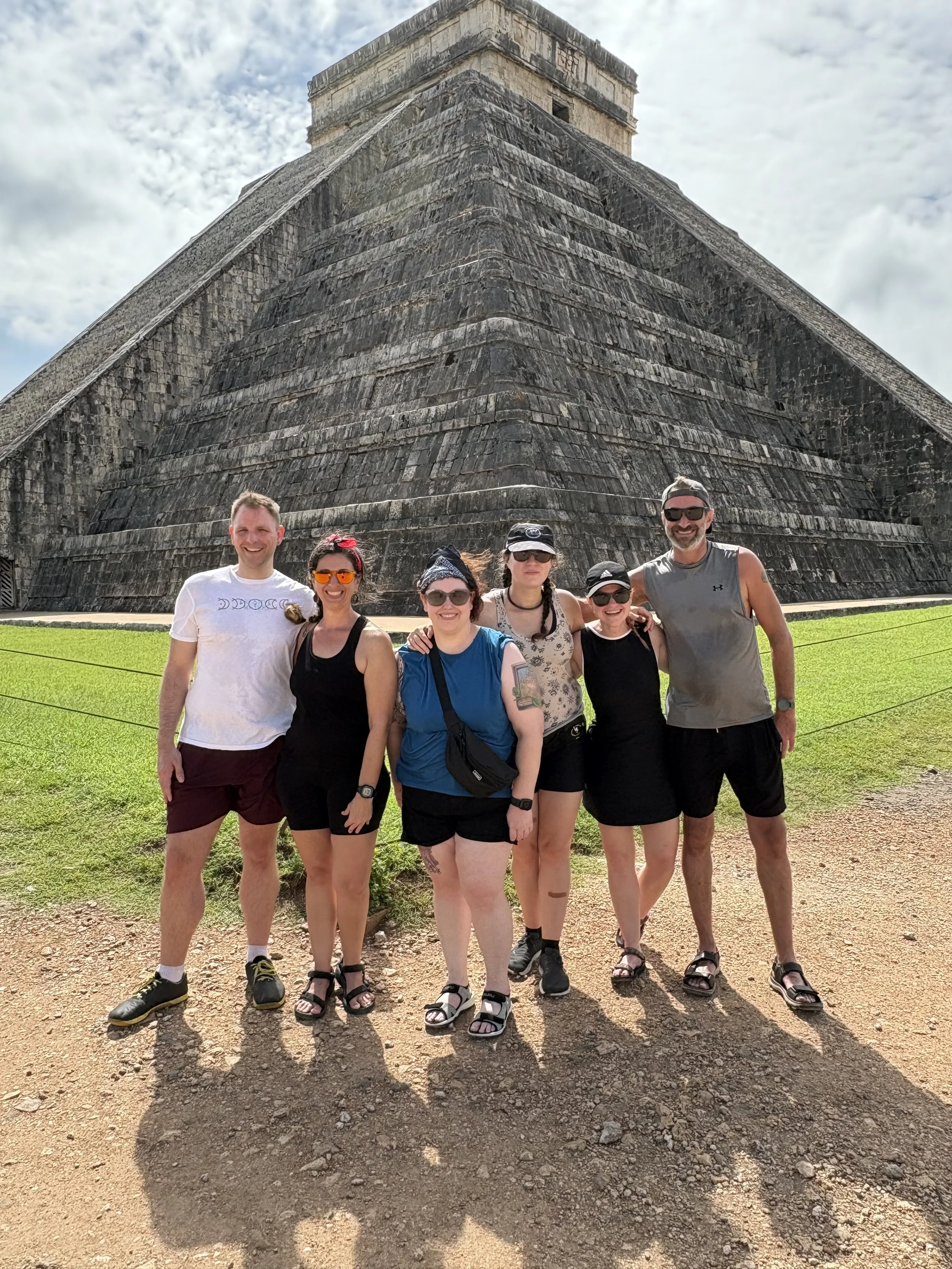grupo y kukulkan.jpeg