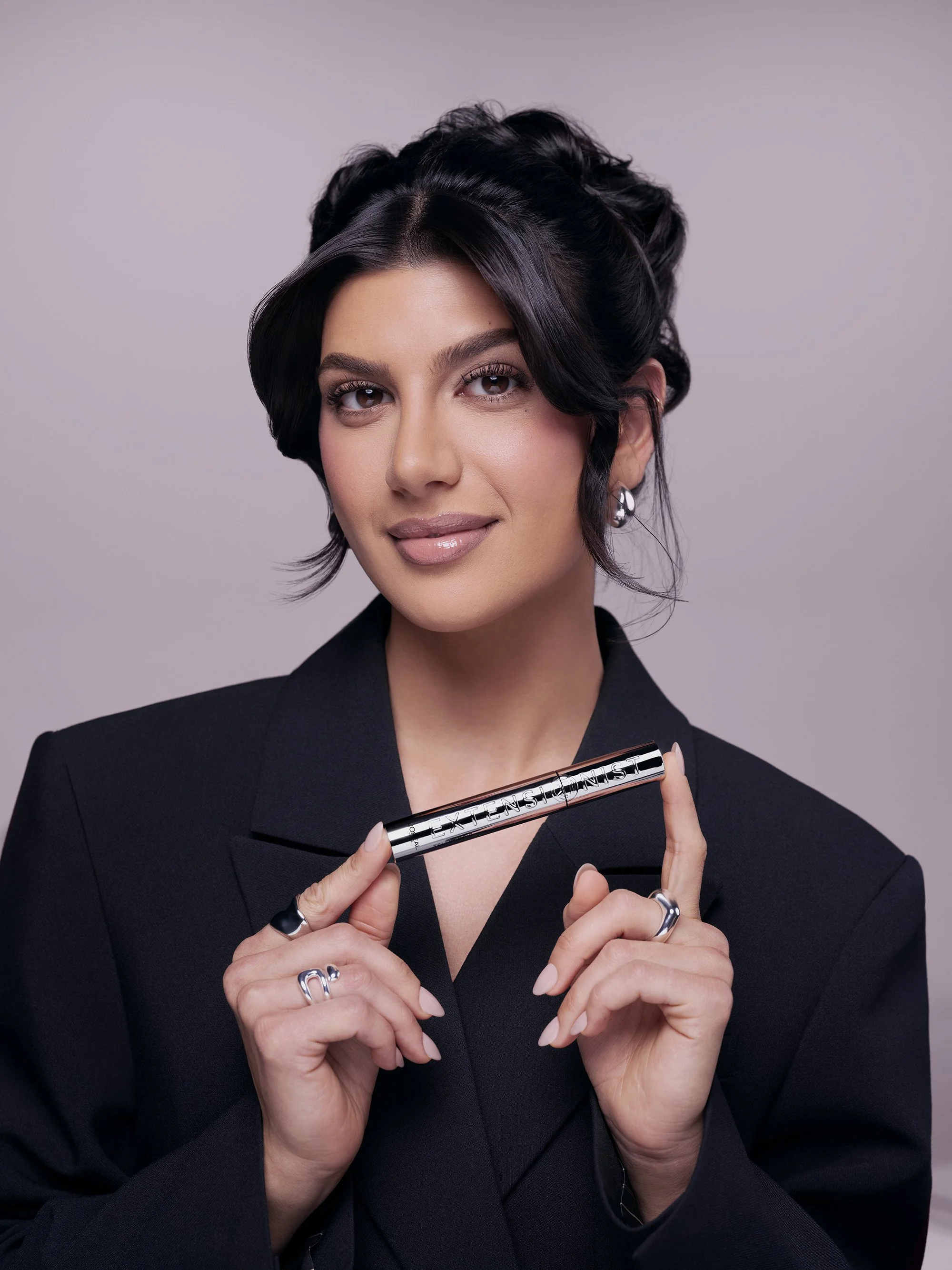 L'Oreal_Extensionist_Paris_11_18_25_Still 1_0195 R2.jpg