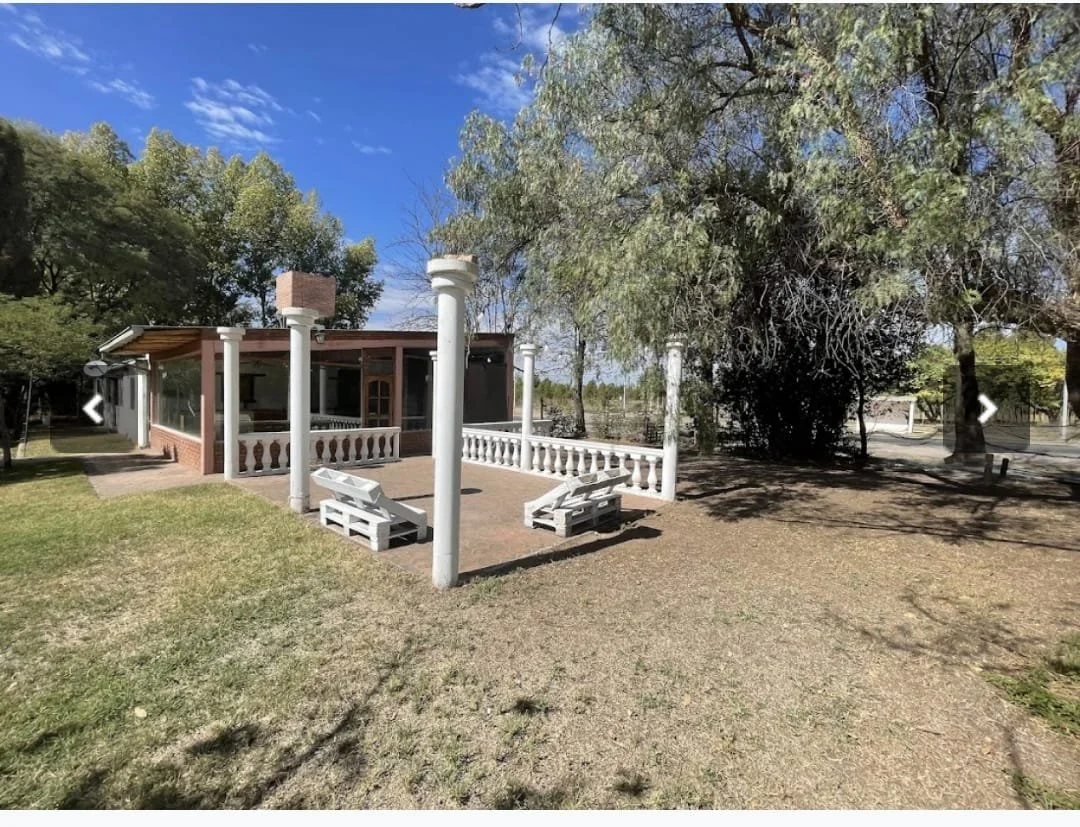 $120,000 USD - 3 bedroom Main House, 2nd house, pool, &amp; Quincho off main route 143-next to Bianchi Winery.