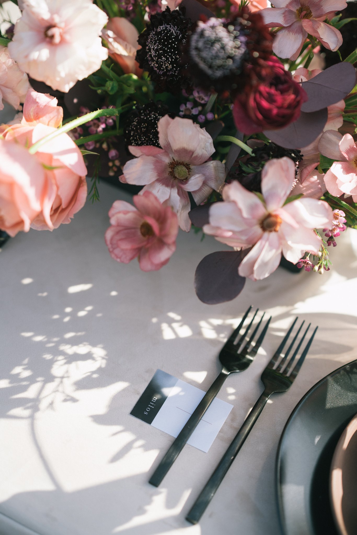 Hudson-Valley-wedding-tablescape-with- curated-rentals-and-floralsjpg.jpg