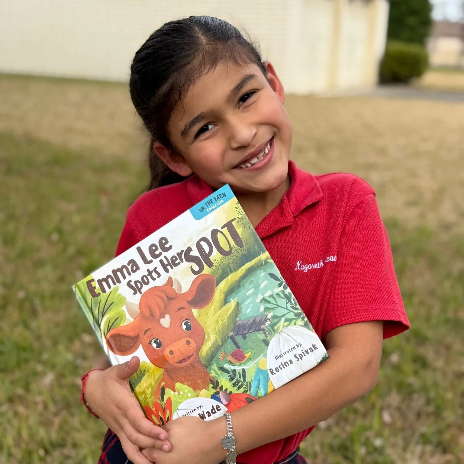 This smile says it all! 

Emma Lee is already making new friends.

#EmmaLee #KidsBooks #ChildrensBooks #HappyReaders #RaisingReaders #StorytimeMagic #PictureBooks #BooksForKids #ChildrensBookAuthor #BookJoy